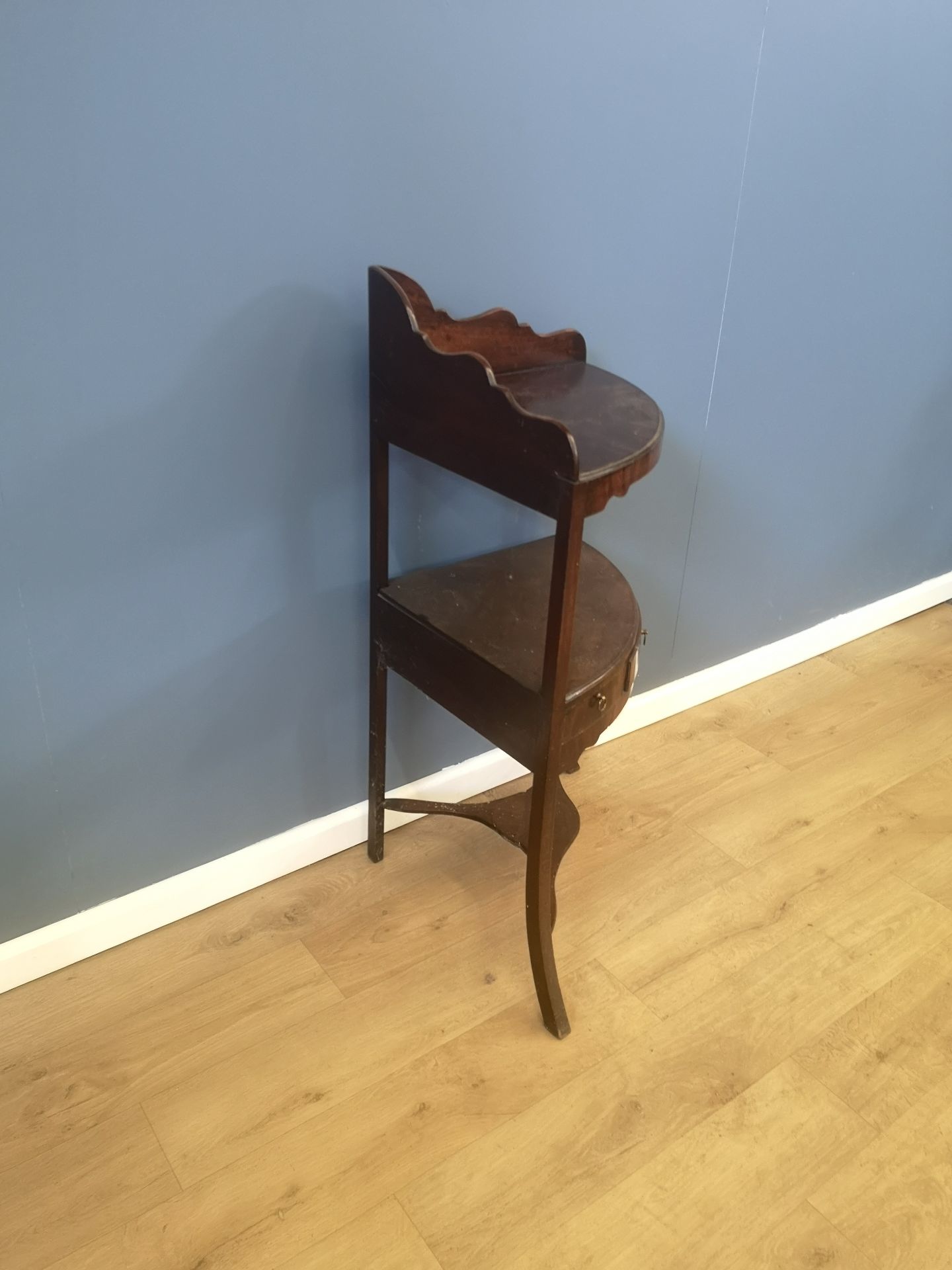 Victorian mahogany corner wash stand - Image 3 of 5