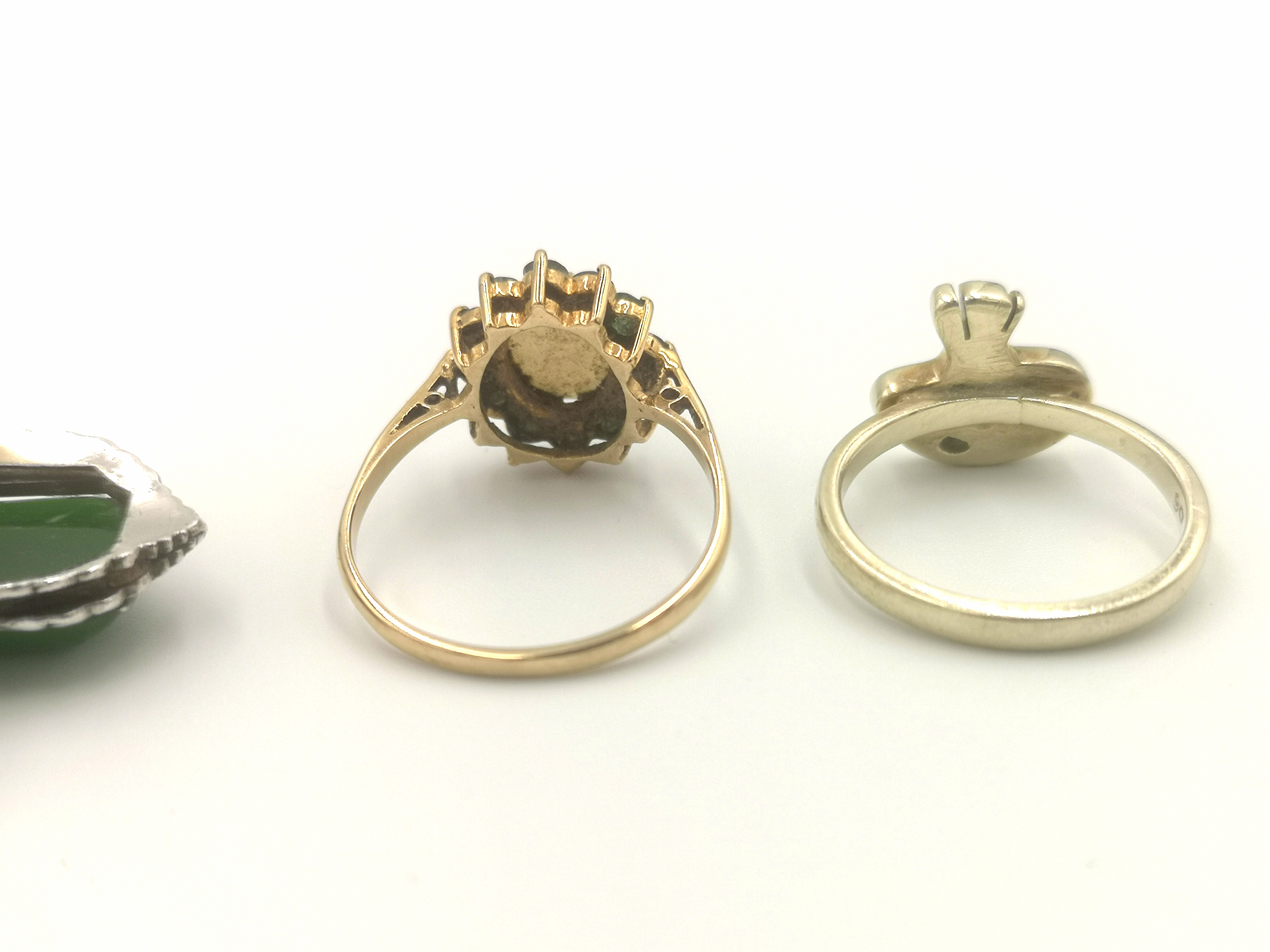 Six 9ct gold rings - Image 6 of 6