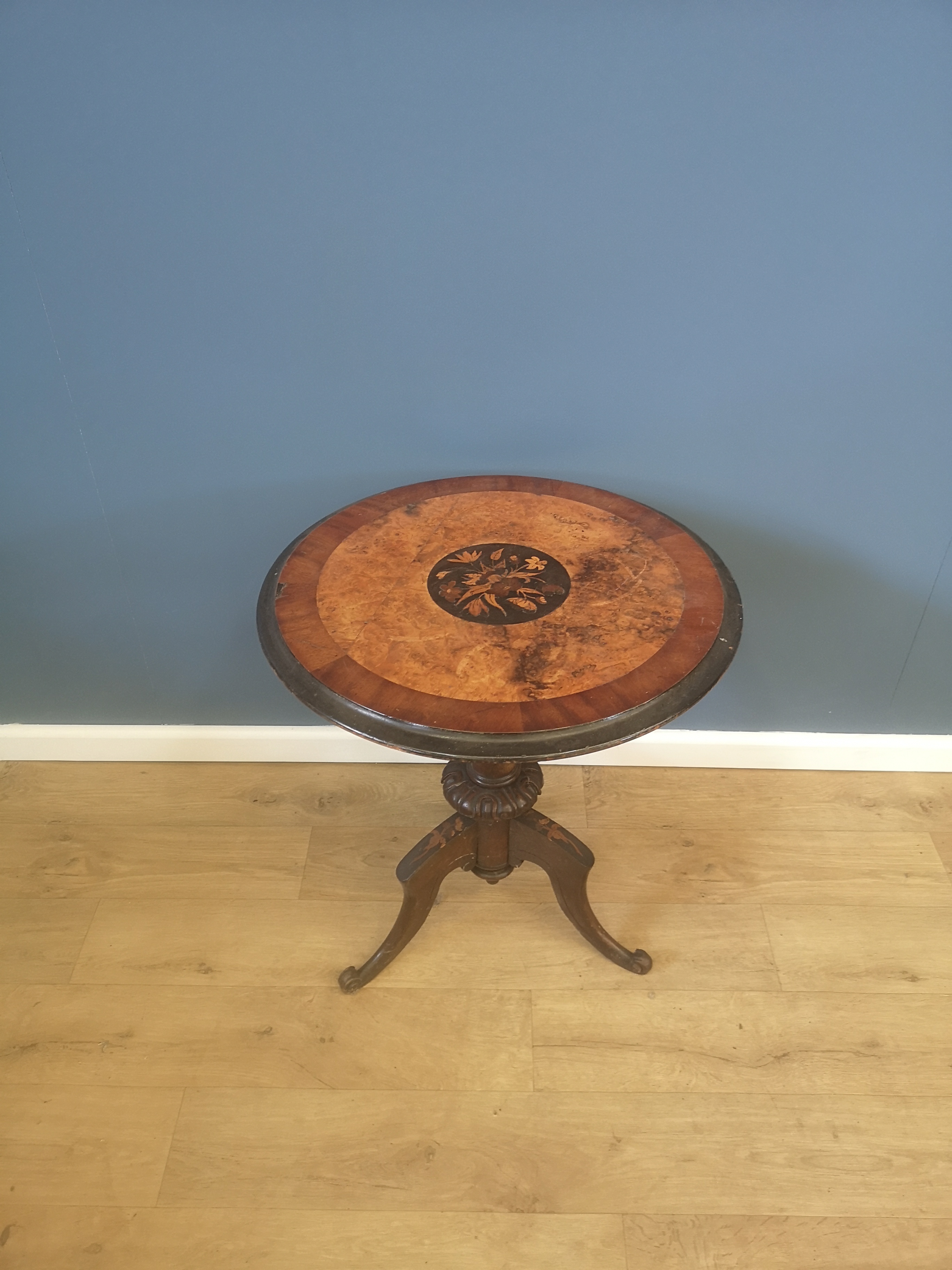 19th century circular display table - Image 2 of 4