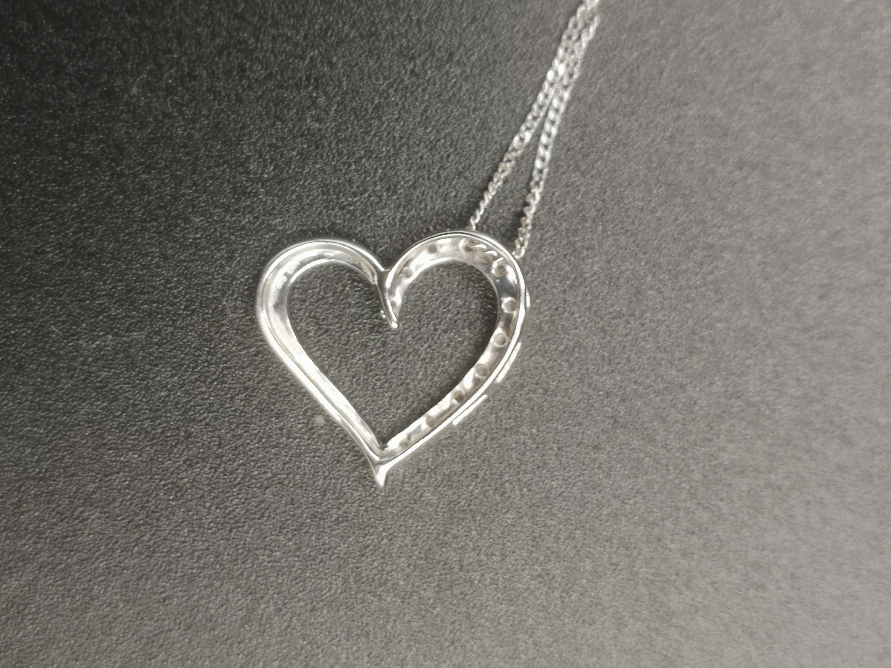 9ct white gold pendant and necklace - Image 4 of 4