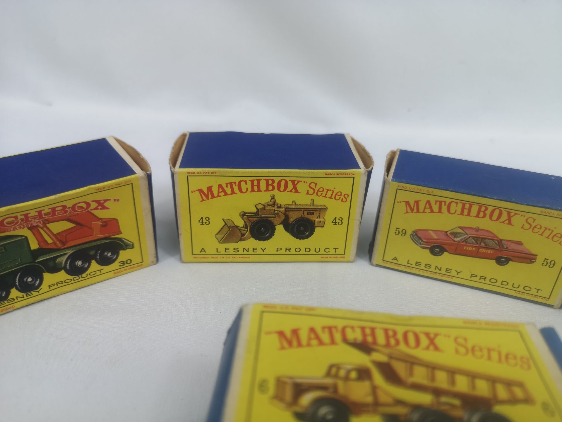 Five boxed Matchbox Series vehicles - Bild 3 aus 6