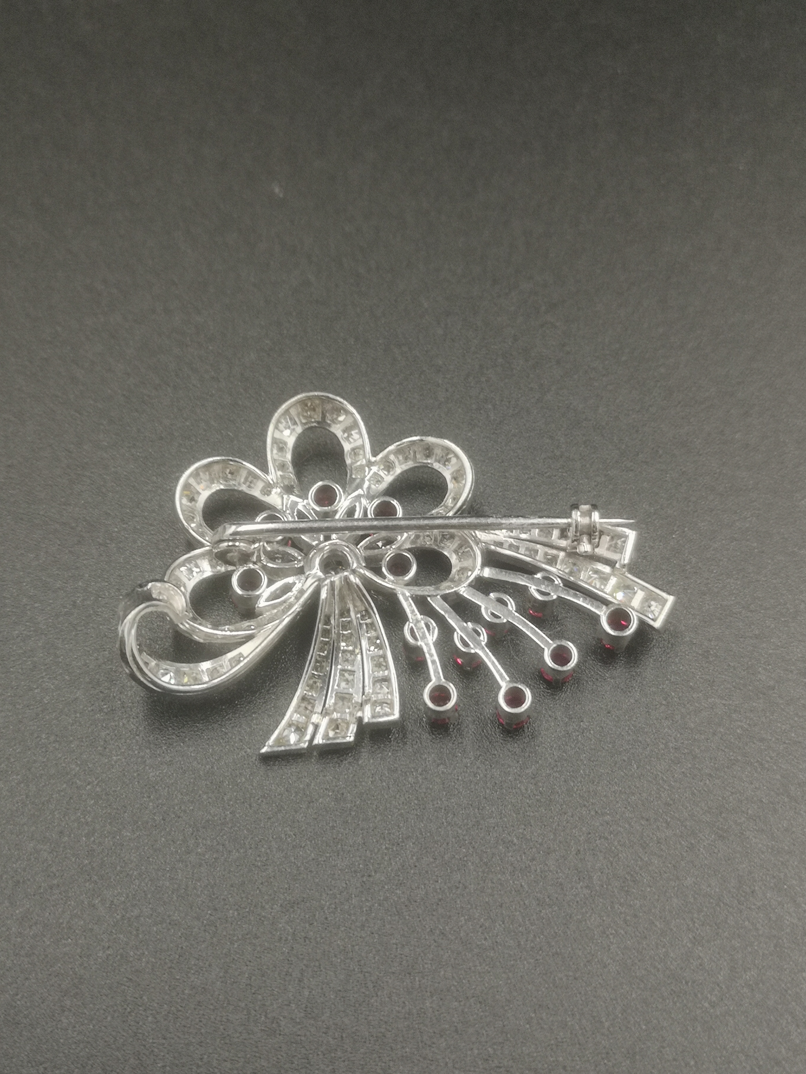 White gold spray brooch - Image 4 of 6