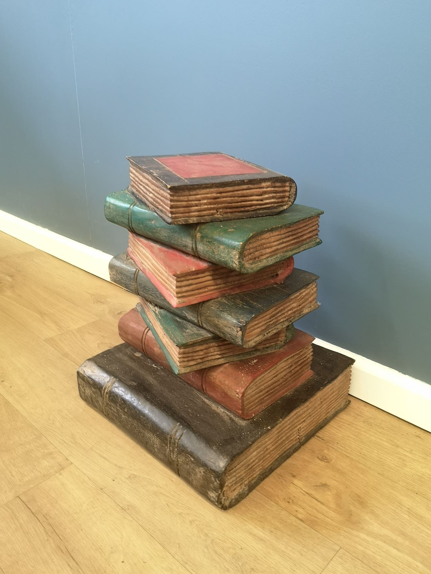 Decorative wood 'pile of books' side table - Image 2 of 4