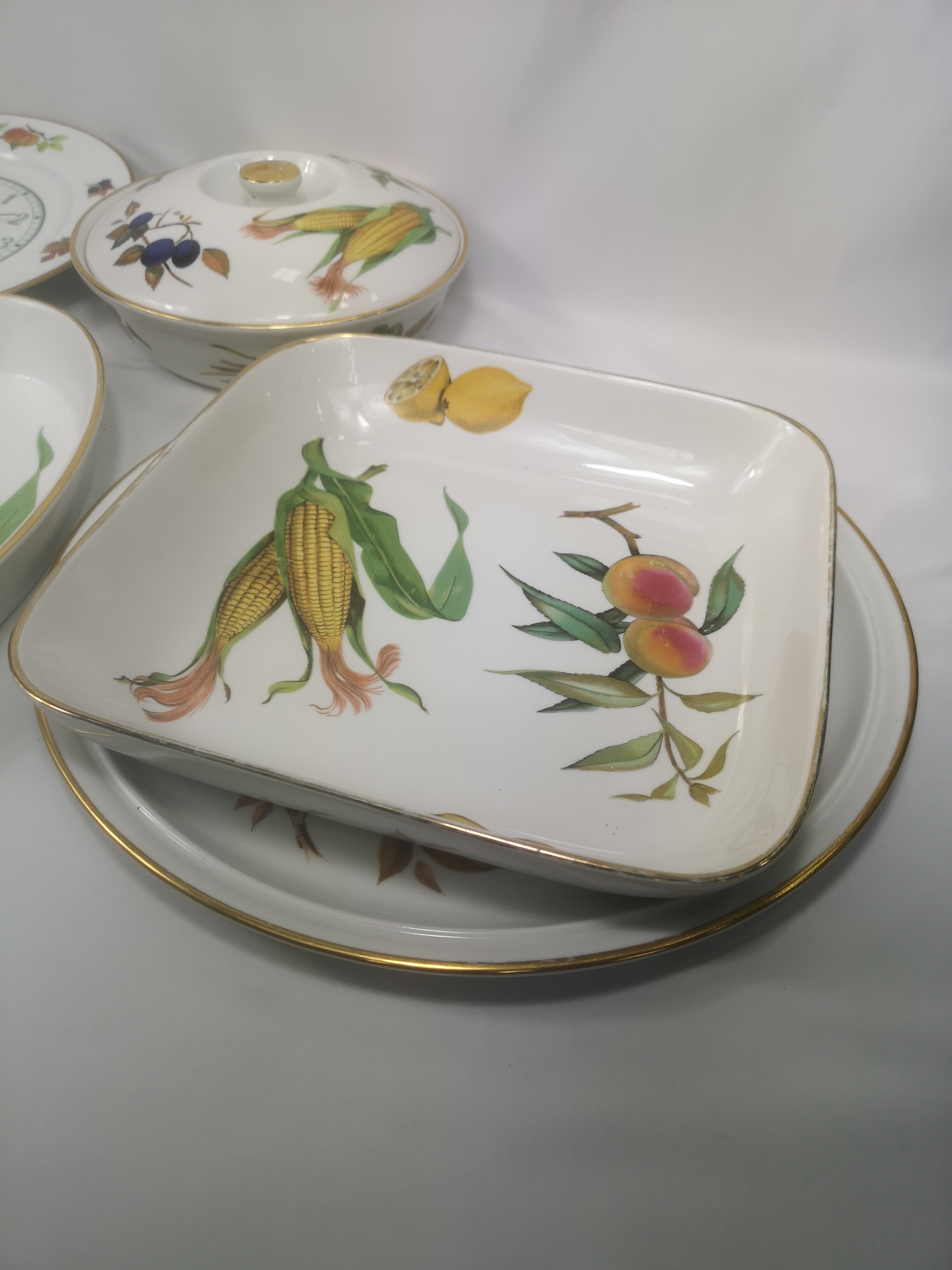 Quantity of Royal Worcester Evesham tableware - Image 6 of 8