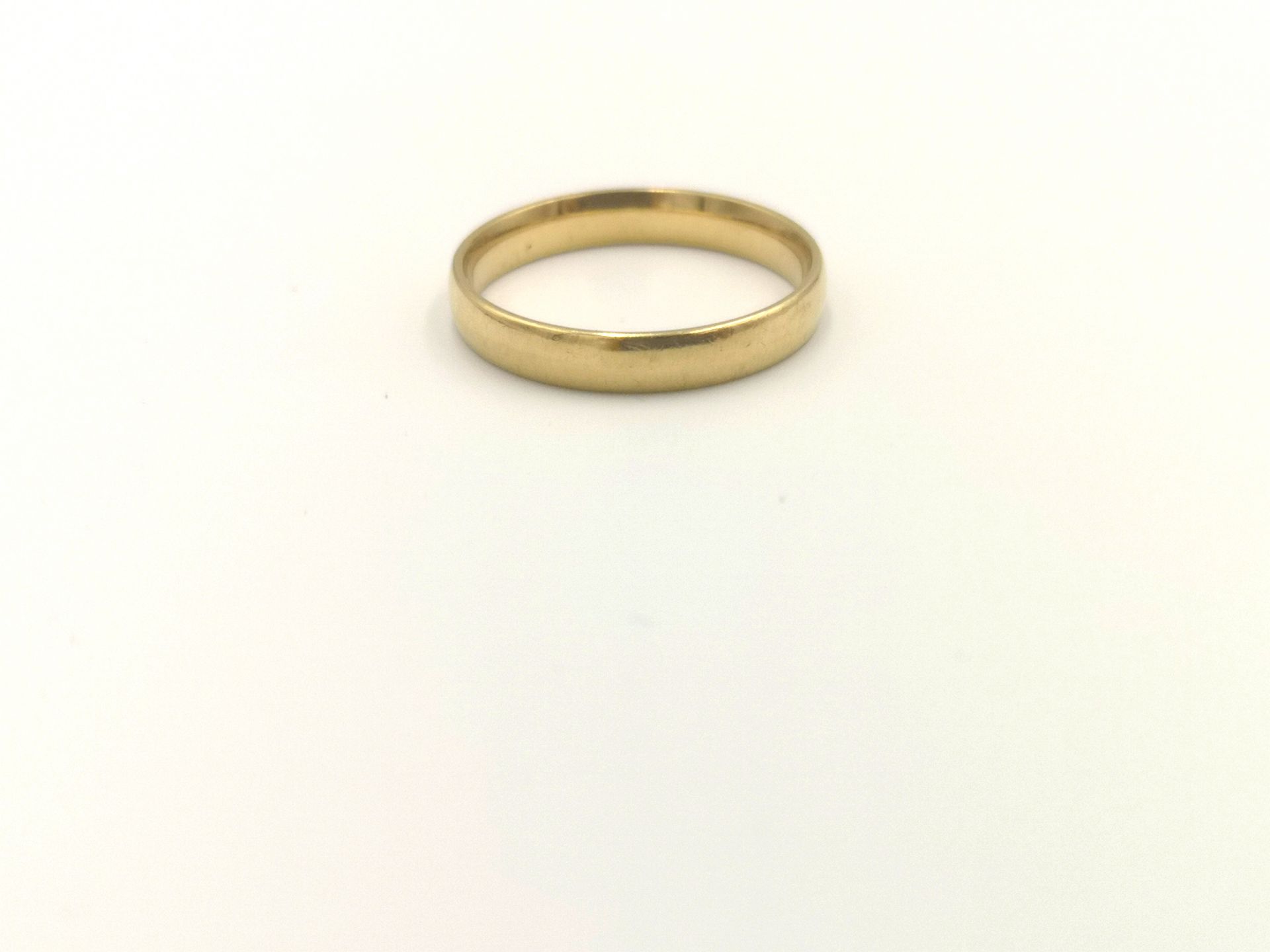 18ct gold band - Image 2 of 3