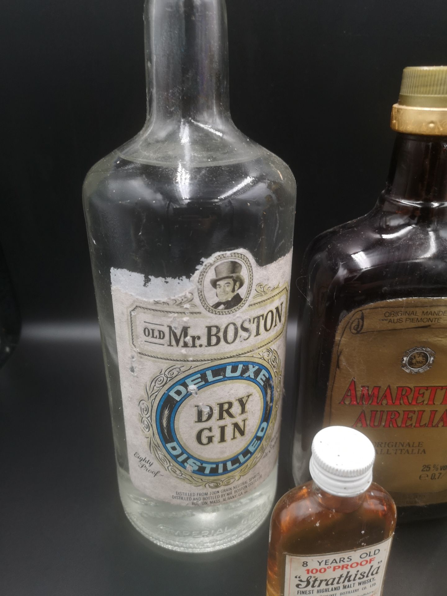 Two bottles of gin, a bottle of Amaretto and two whisky miniatures - Image 2 of 5