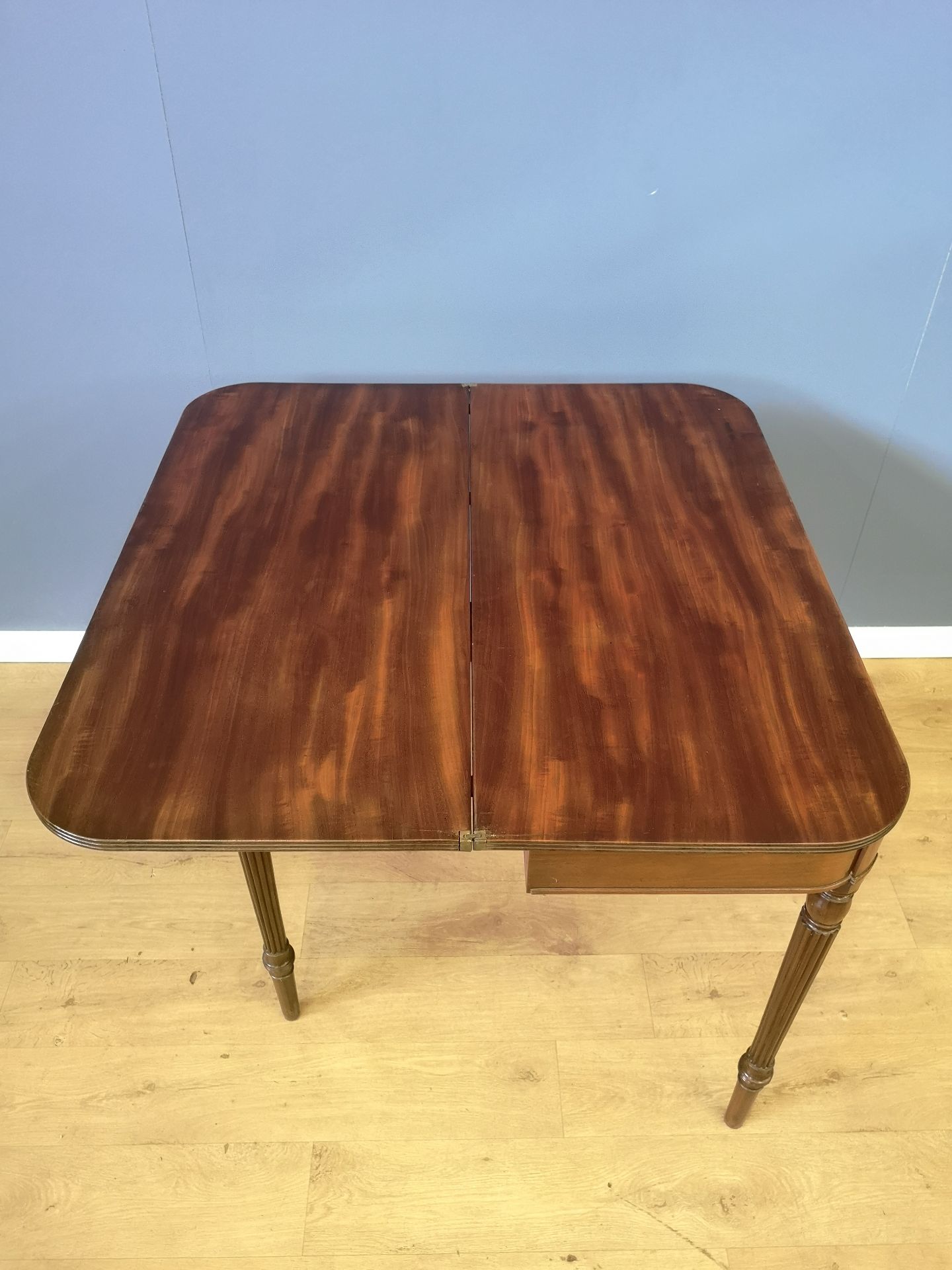 Mahogany lift top table - Image 5 of 5