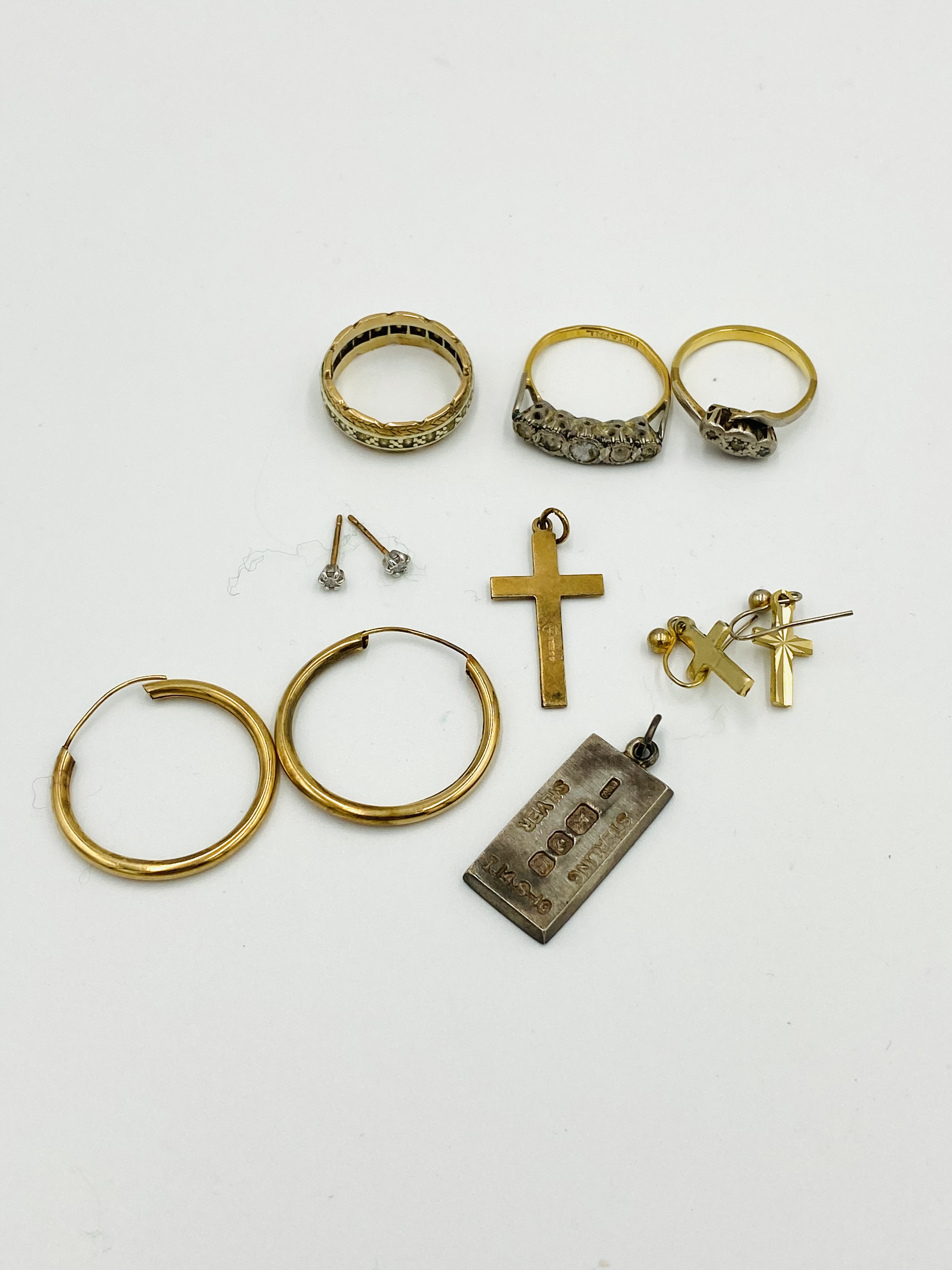 18ct gold ring together with other gold and silver jewellery - Image 3 of 4