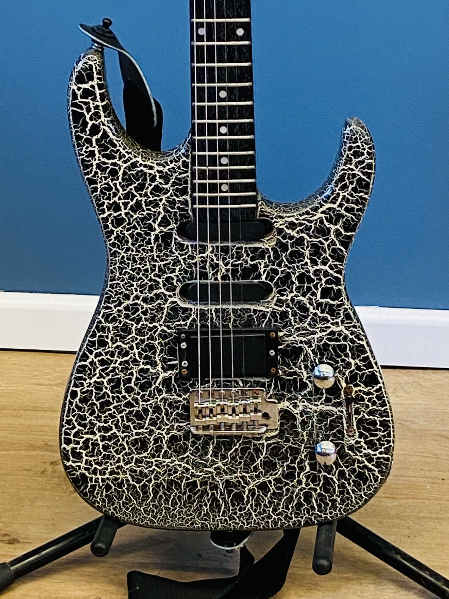 Pacer Phantom Rhythm Master electric guitar with crackle finish. - Image 3 of 4