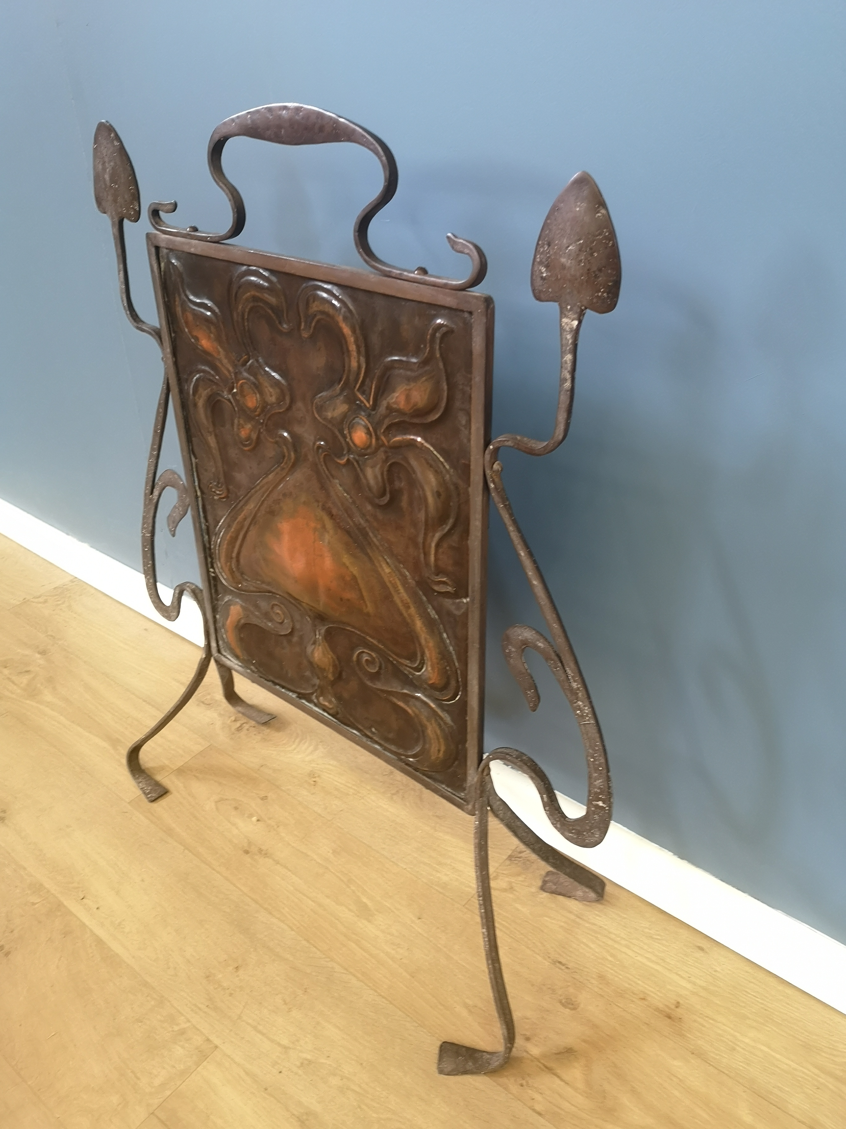Art nouveau steel and copper firescreen - Image 2 of 3