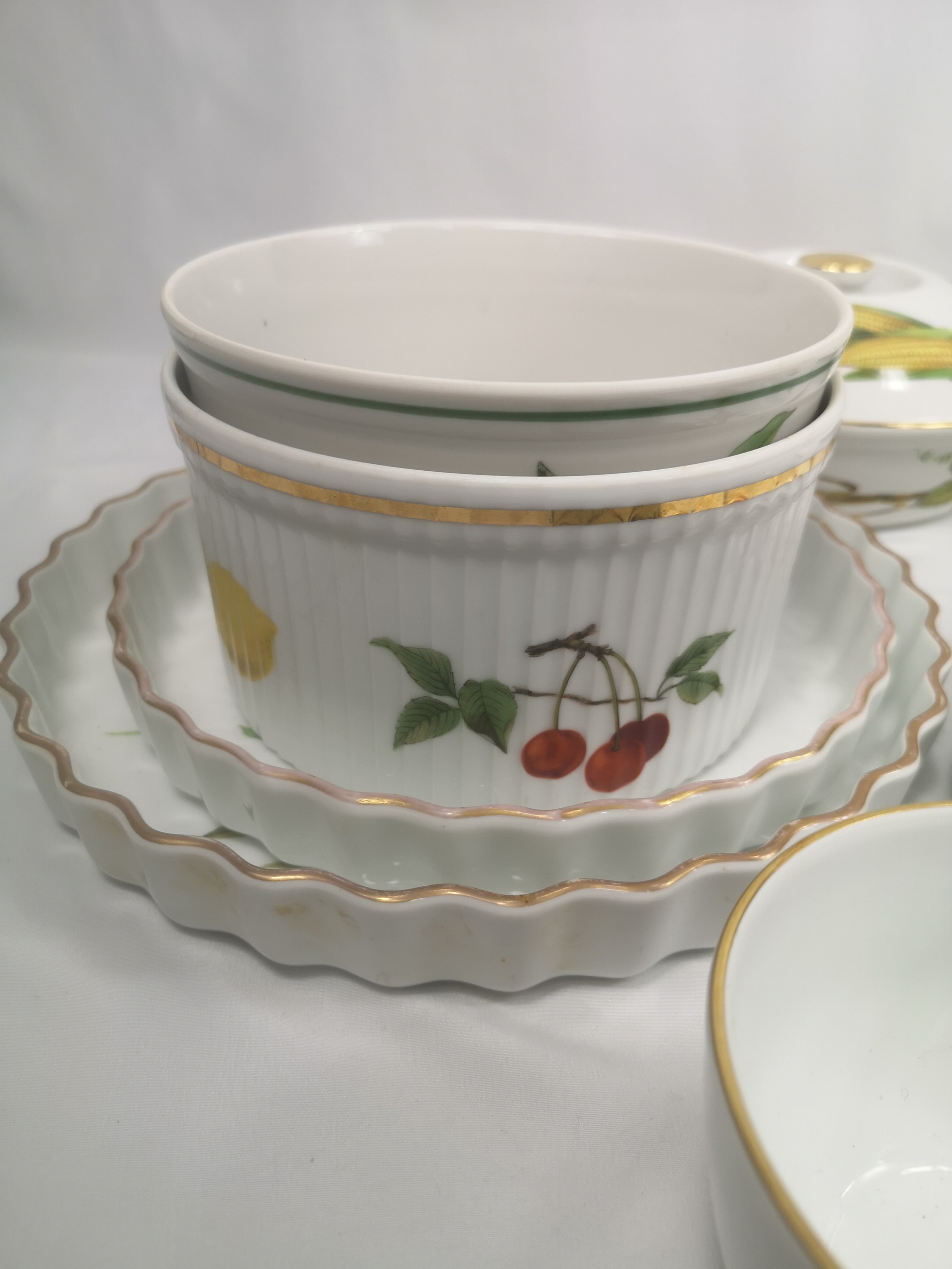 Quantity of Royal Worcester Evesham tableware - Image 2 of 8