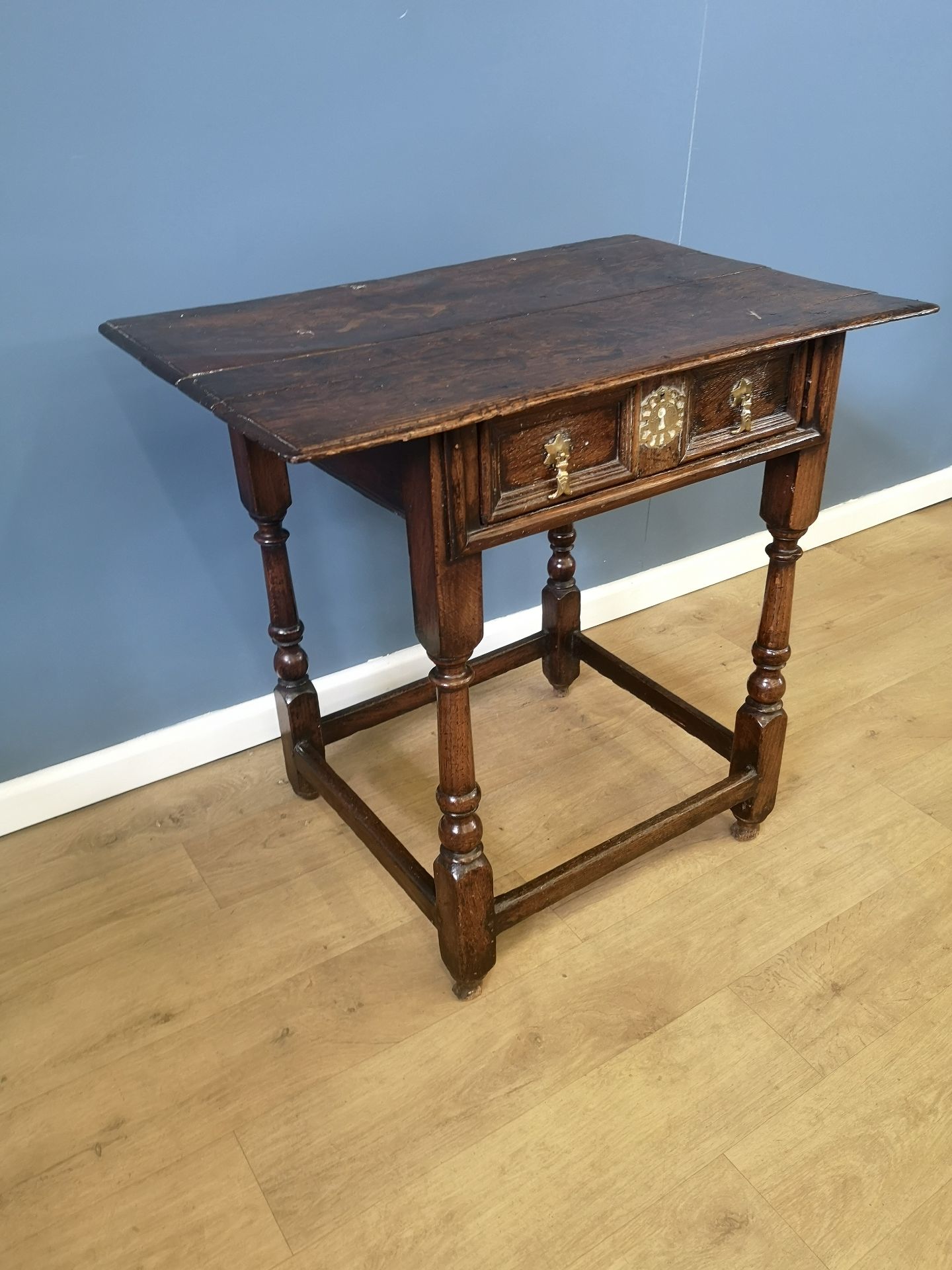 18th century oak side table - Image 4 of 6