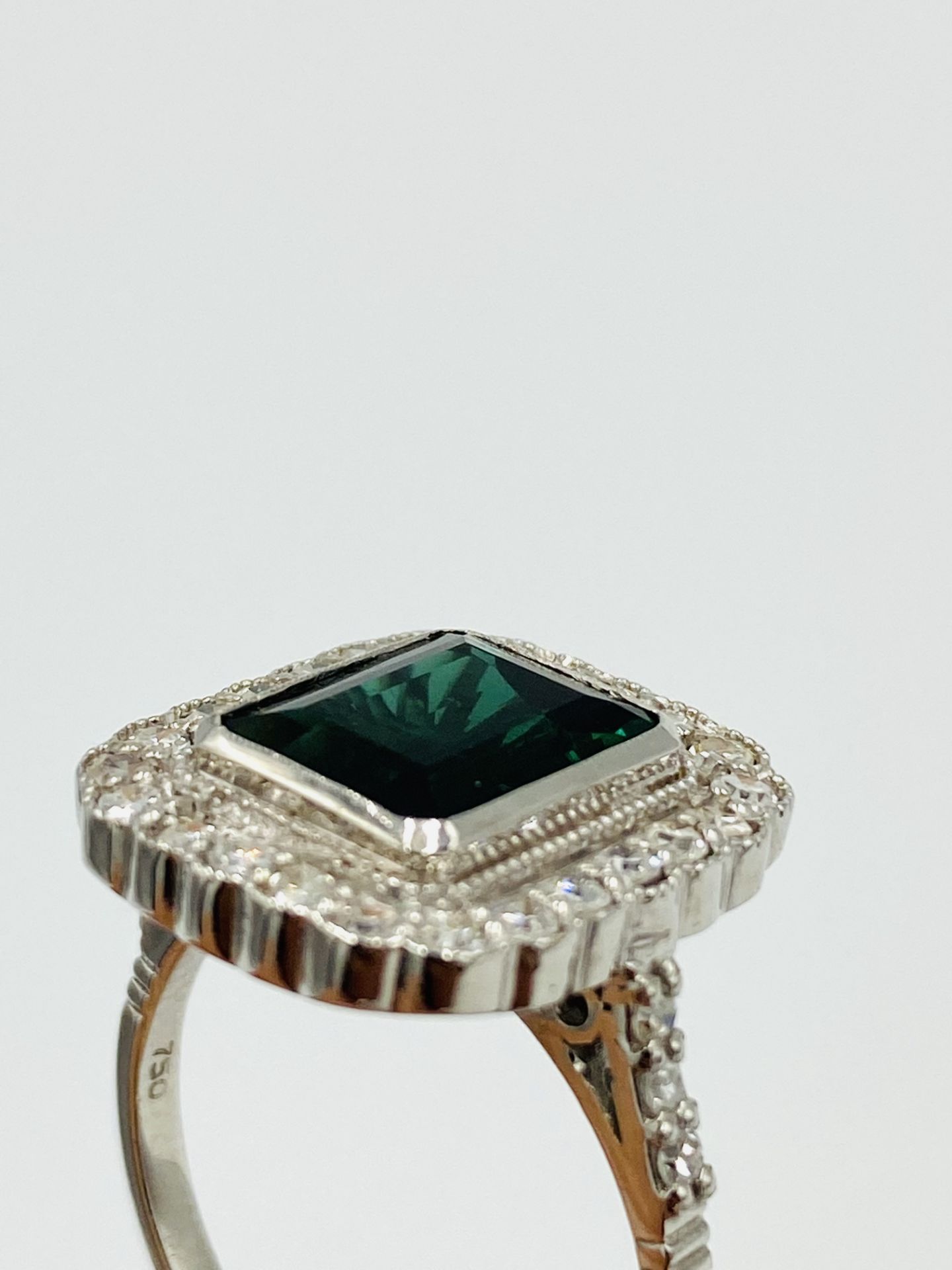 18ct white gold, tourmaline and diamond ring - Image 5 of 5