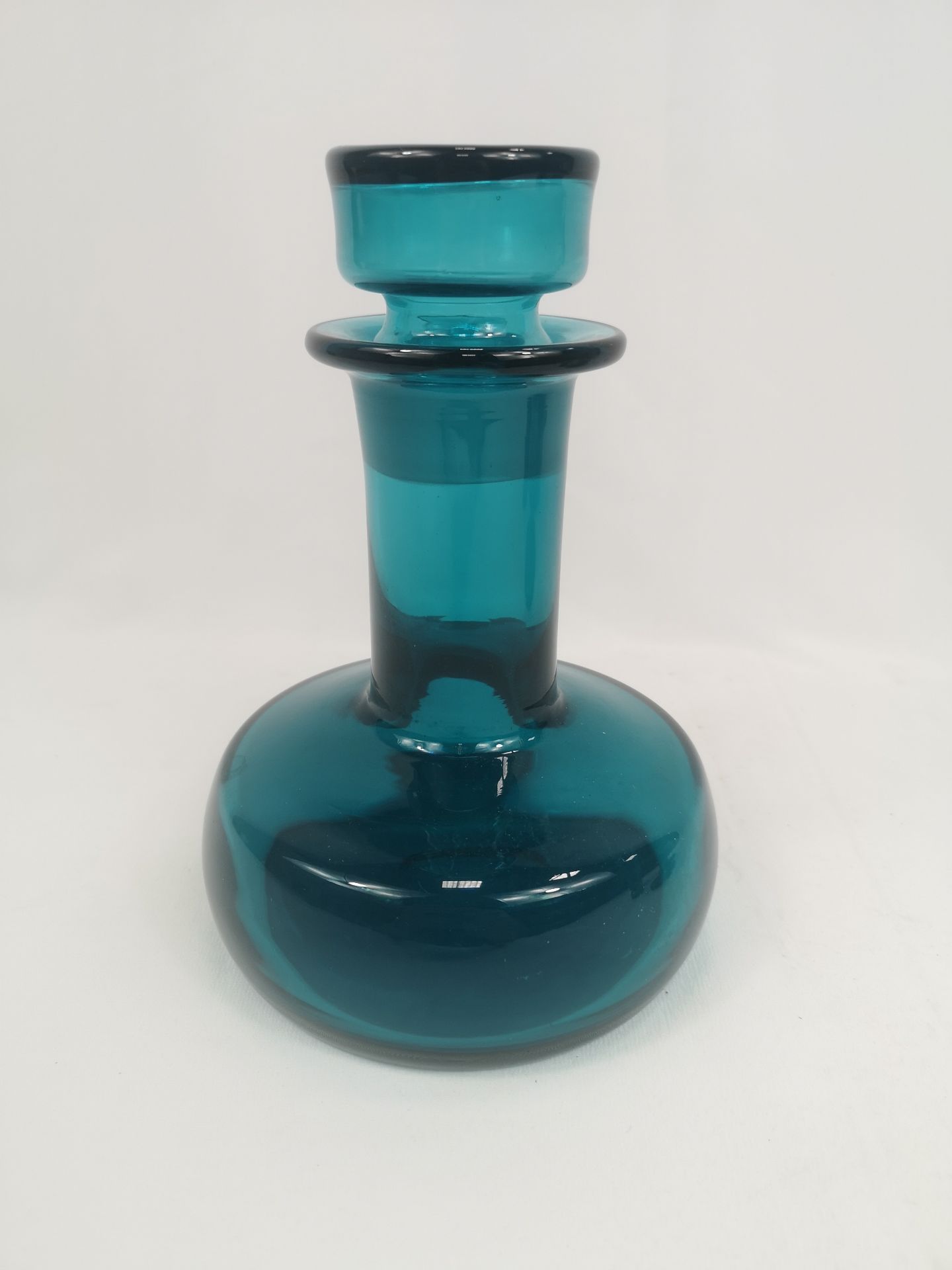 Blue glass decanter together with blue glasses - Image 4 of 4