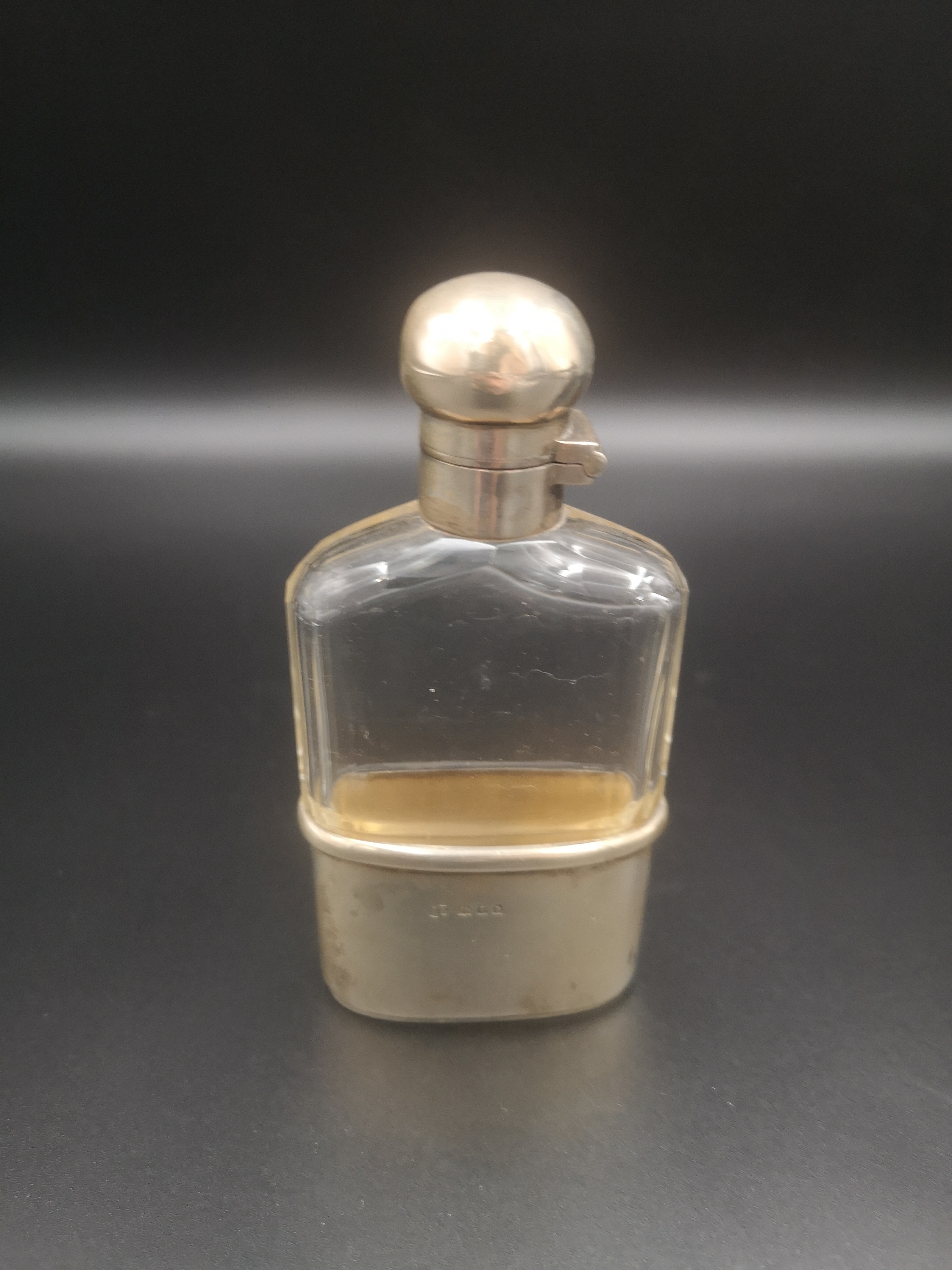 Glass and silver hip flask together with a silver plate flask - Image 2 of 4