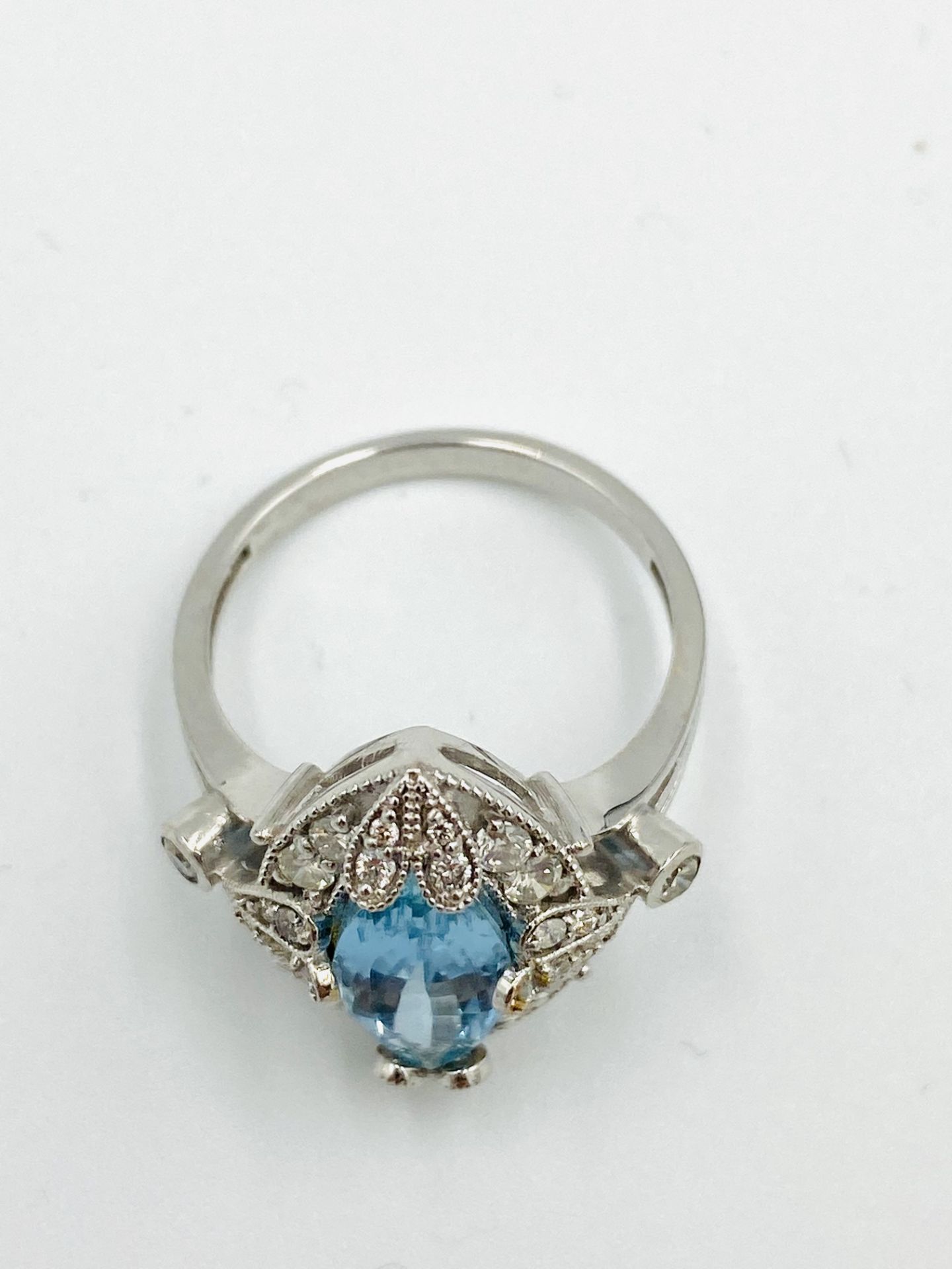 I8ct white gold, aquamarine and diamond ring - Image 5 of 7