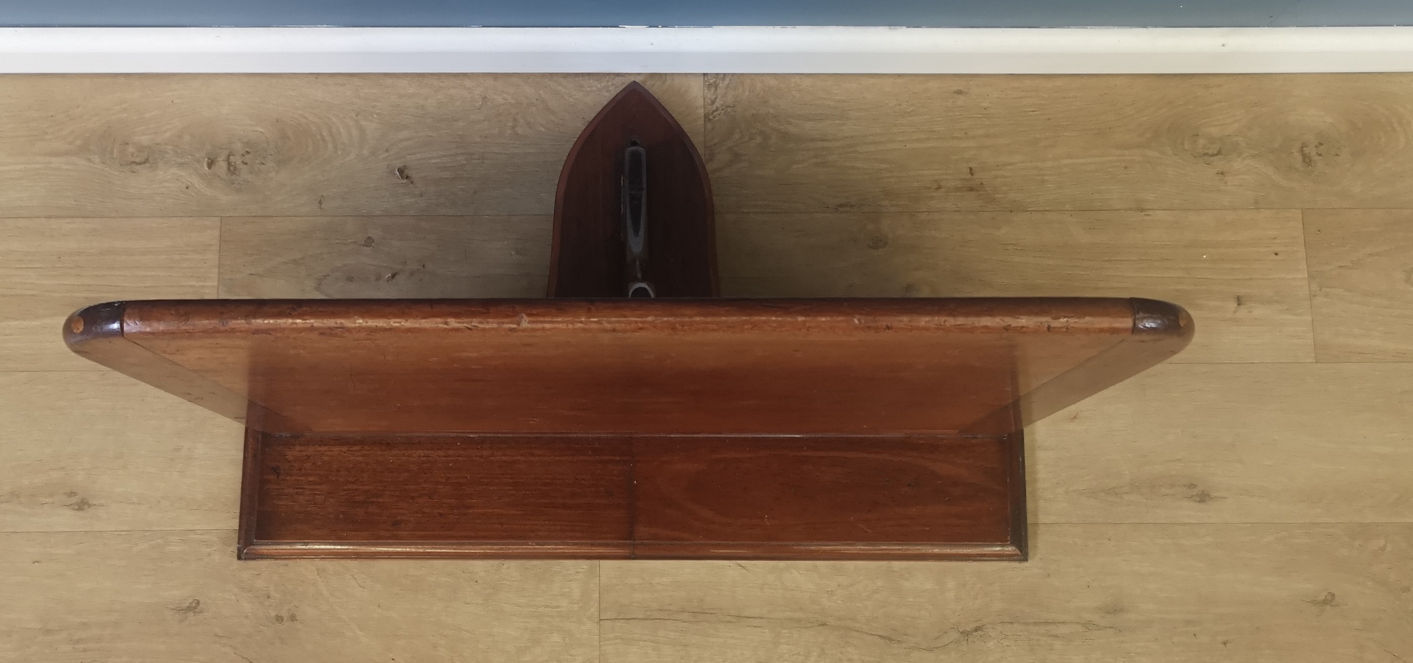 Victorian mahogany wall mounted folding bracket shelf - Image 2 of 4