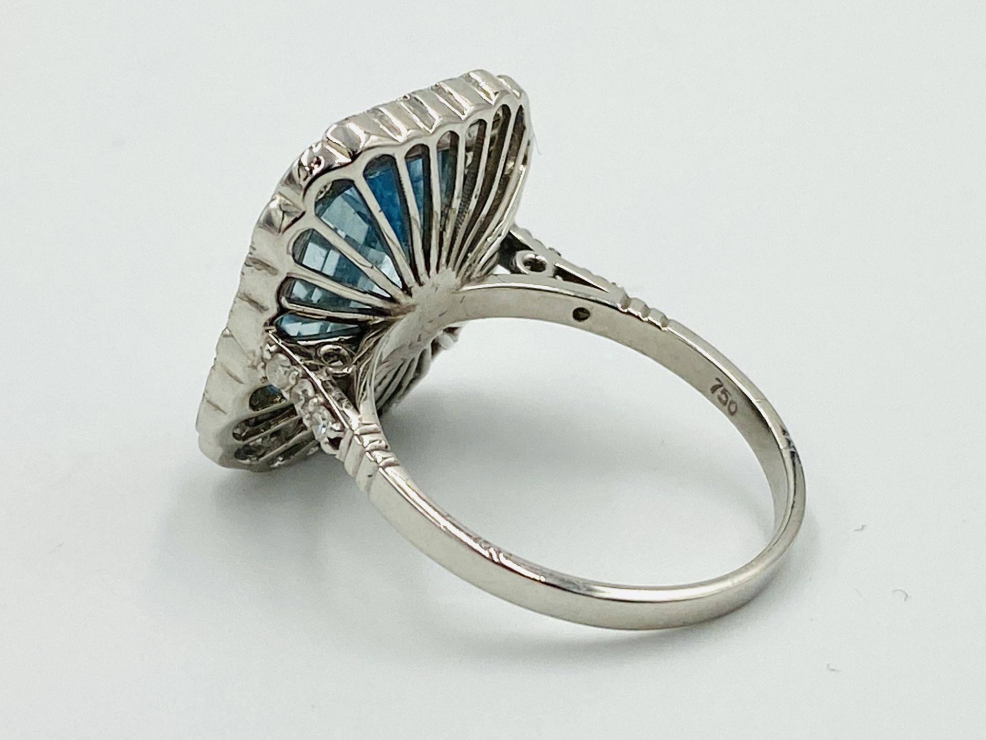 18ct white gold, aquamarine and diamond ring - Image 3 of 5