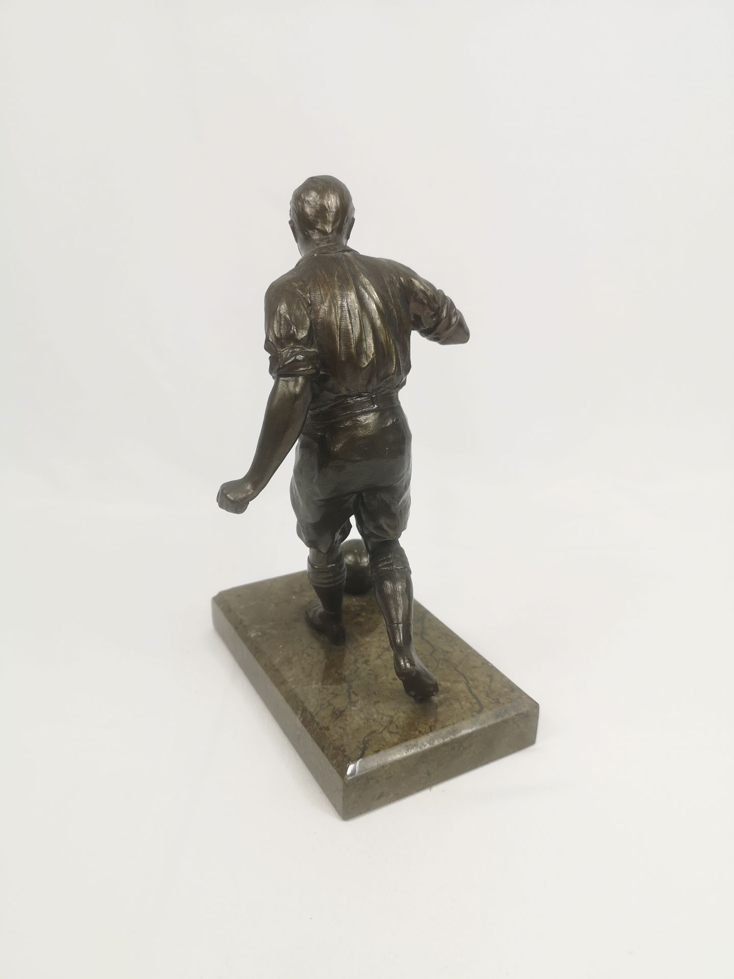 Bronzed figurine of a footballer - Image 3 of 5