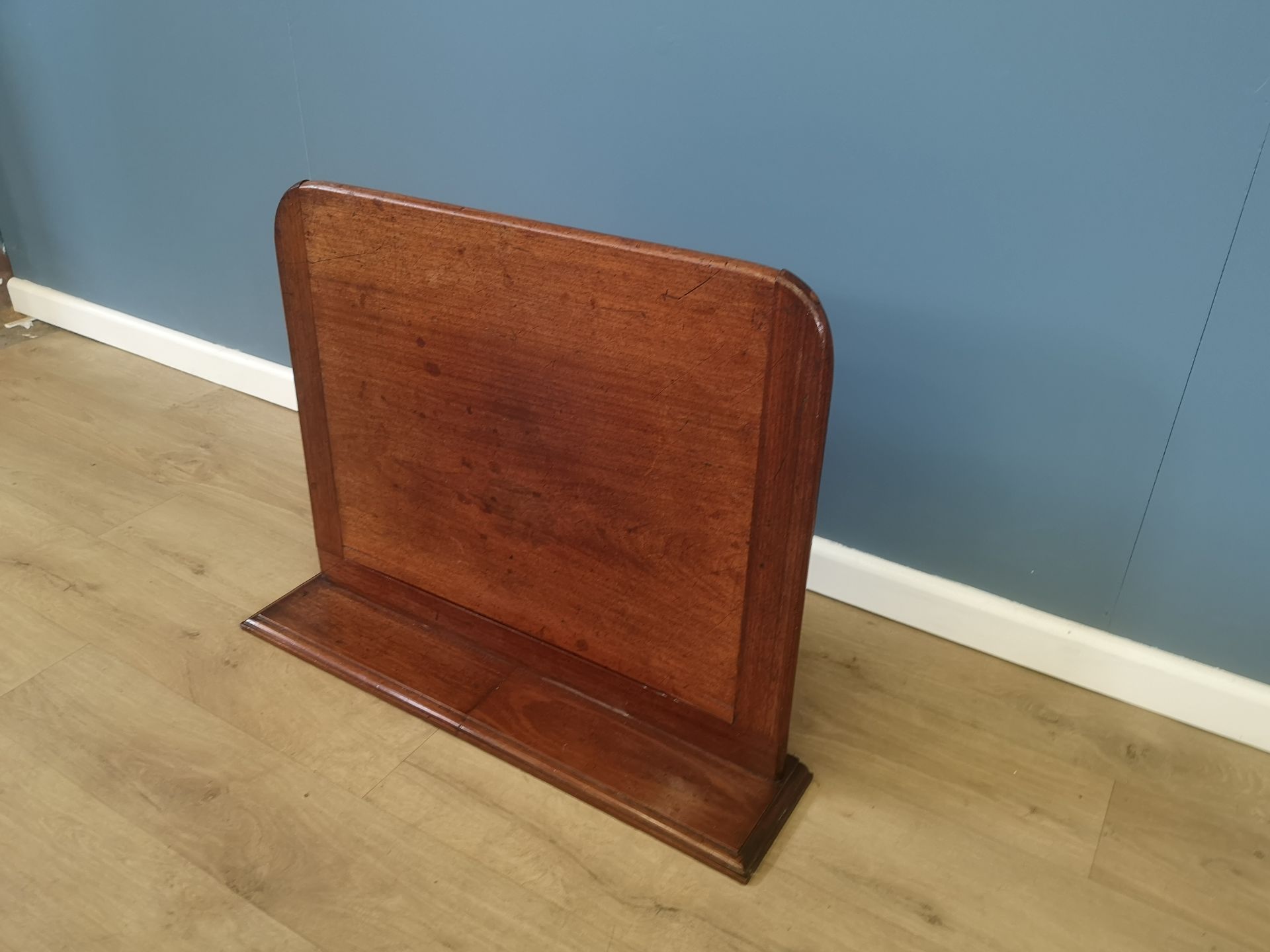 Victorian mahogany wall mounted folding bracket shelf - Image 3 of 4