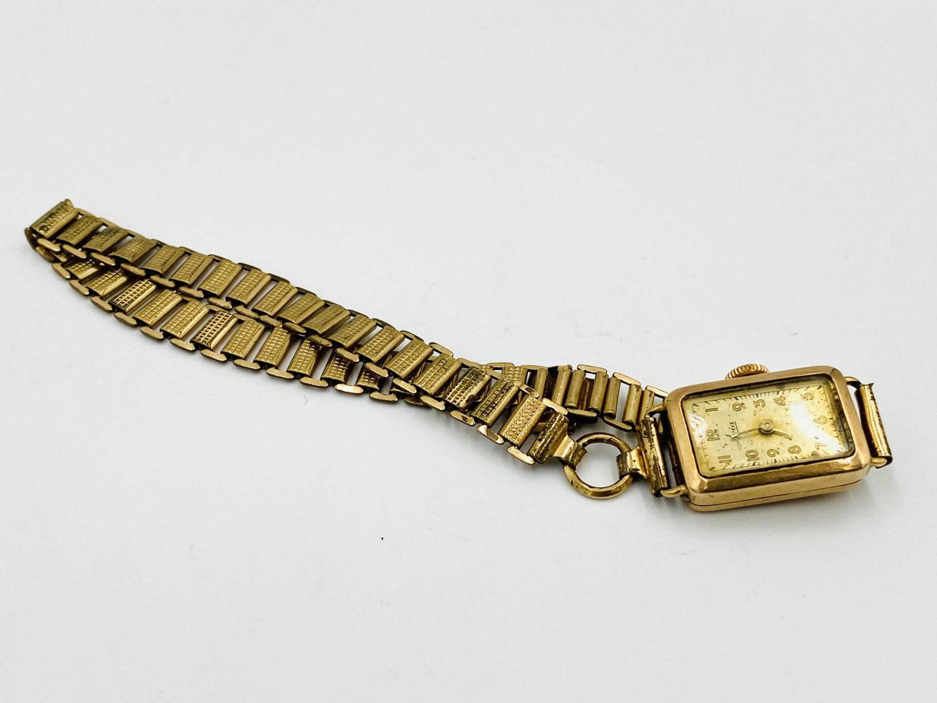 Avia 9ct gold cased wrist watch