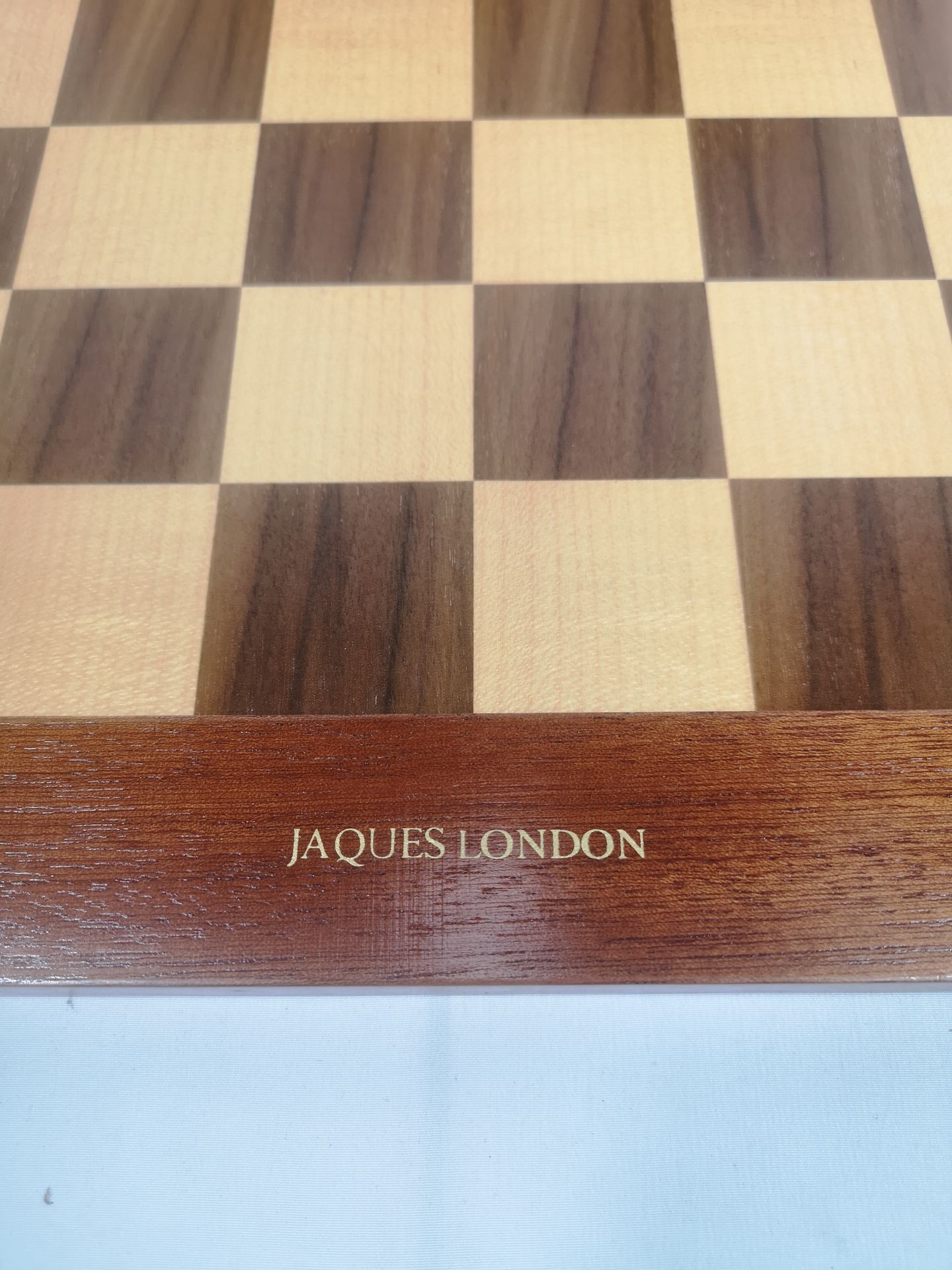 Jacques 18" walnut & sycamore chess board - Image 2 of 4