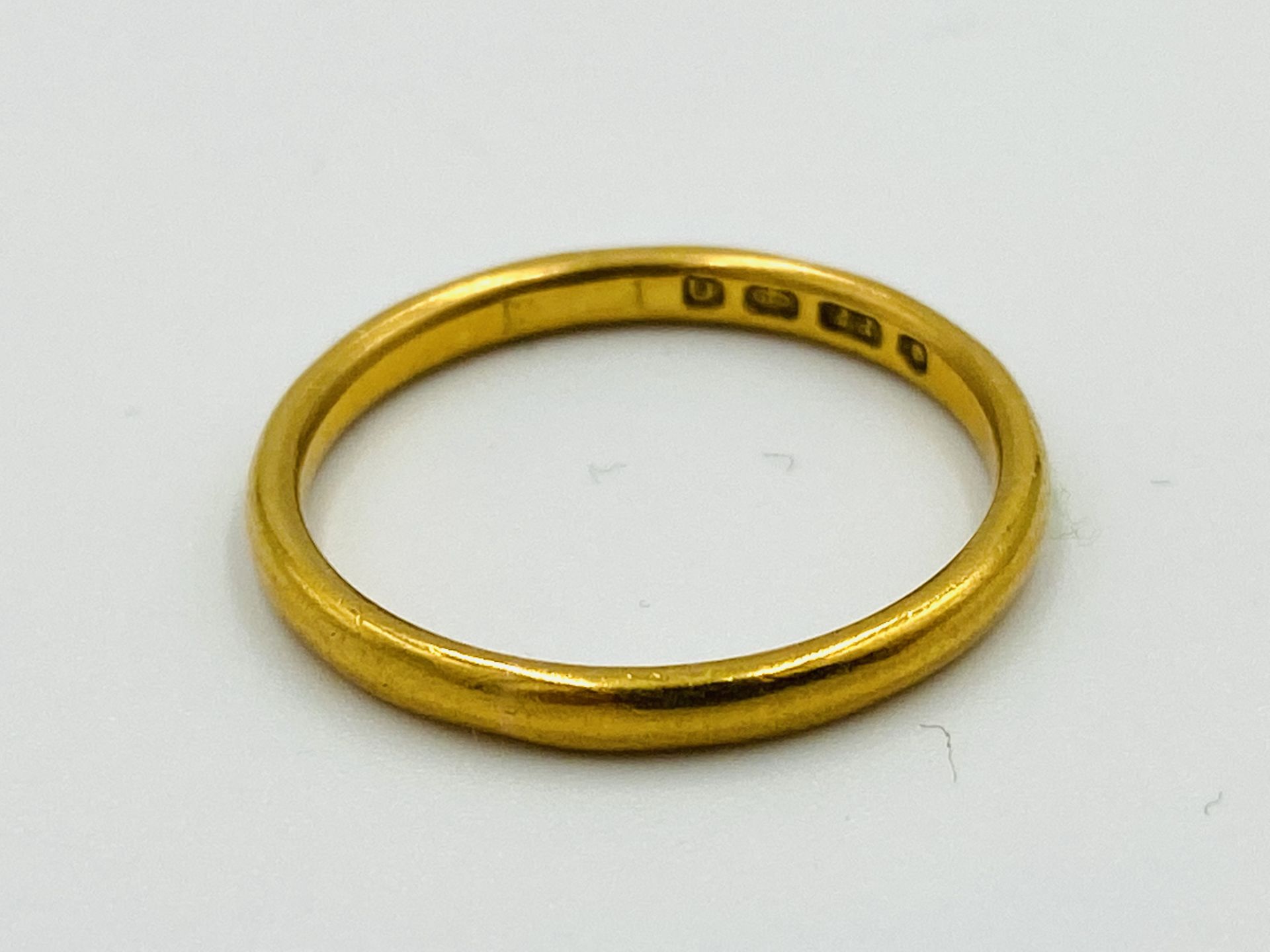 22ct gold band - Image 3 of 3