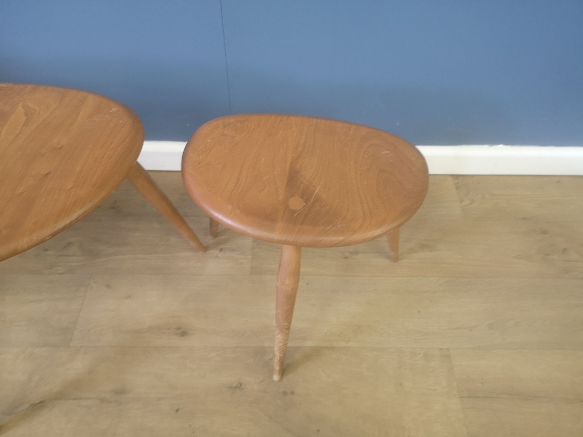 Nest of three Ercol pebble tables - Image 4 of 6