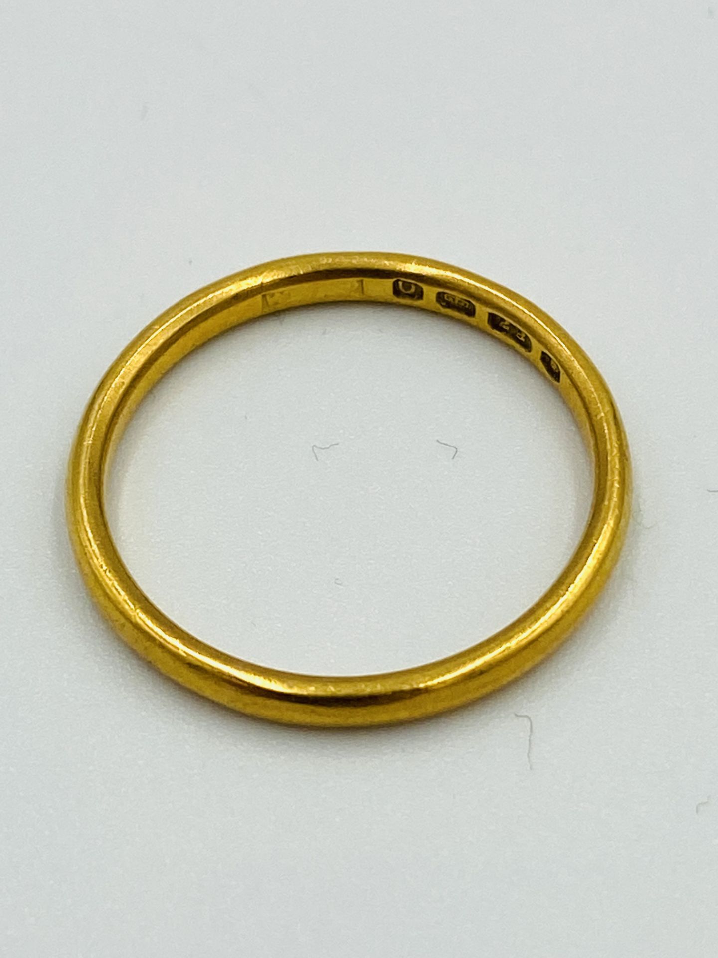 22ct gold band - Image 2 of 3