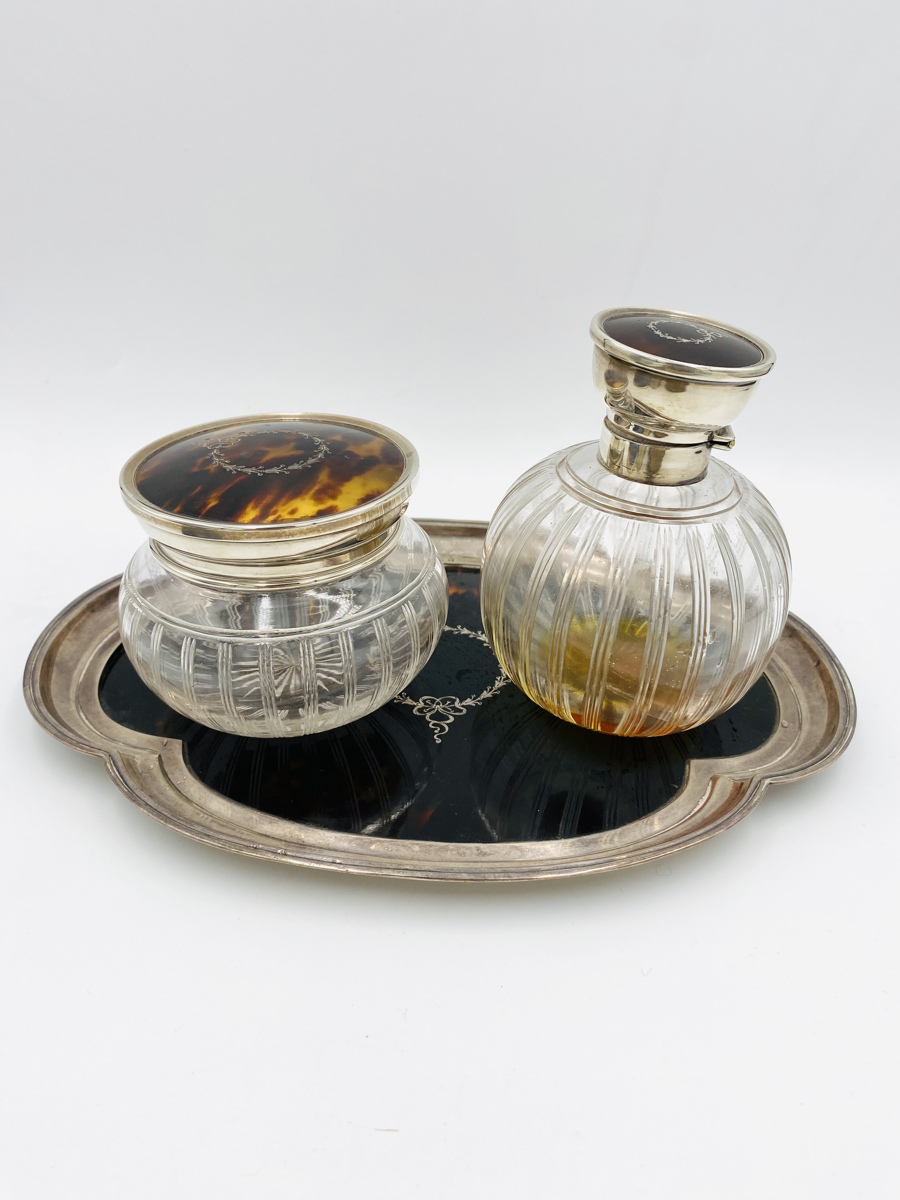 Silver and tortoiseshell dressing table set - Image 4 of 7