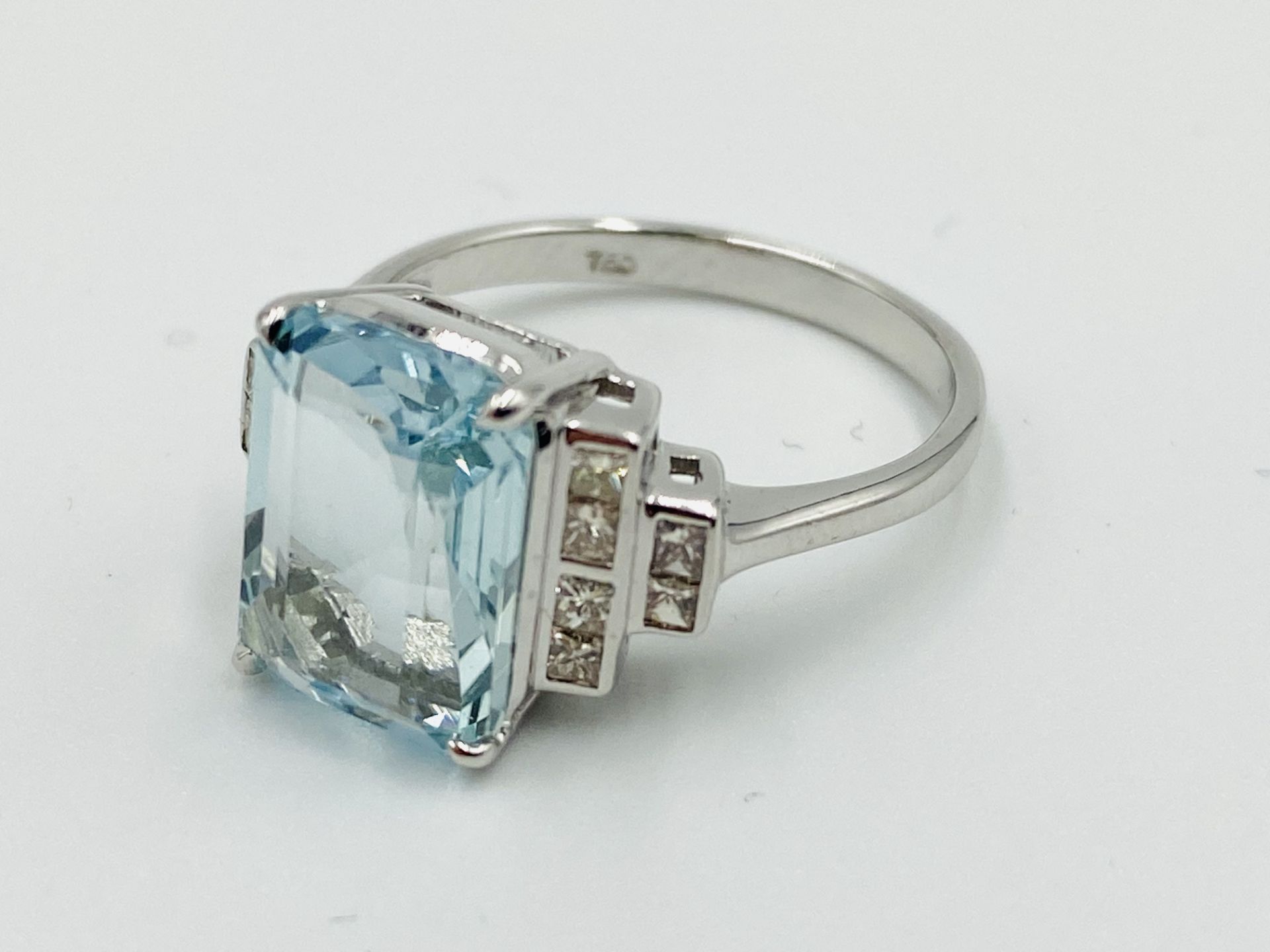 18ct white gold, aquamarine and diamond ring - Image 2 of 6