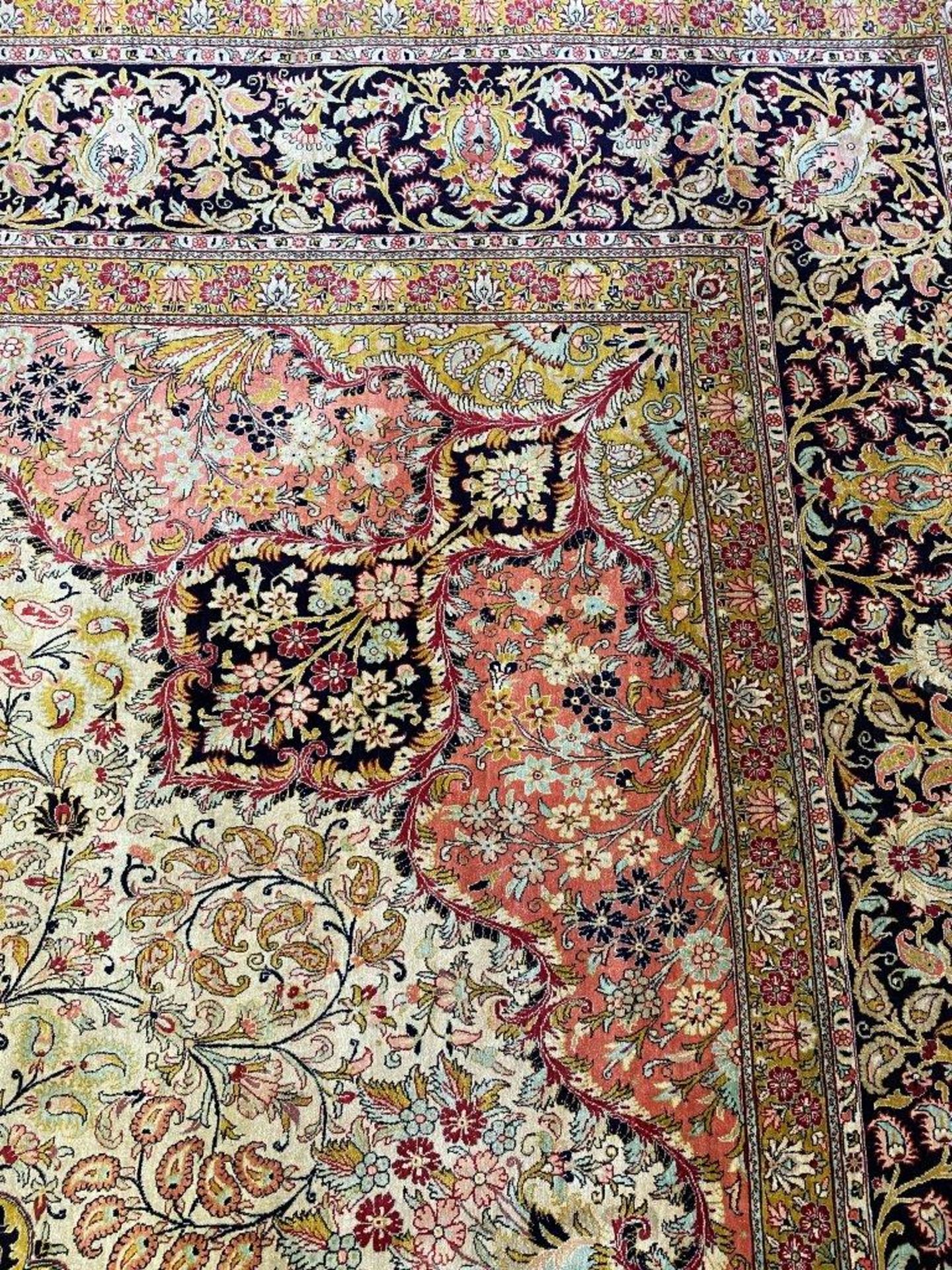 Persian style silk carpet - Image 5 of 6