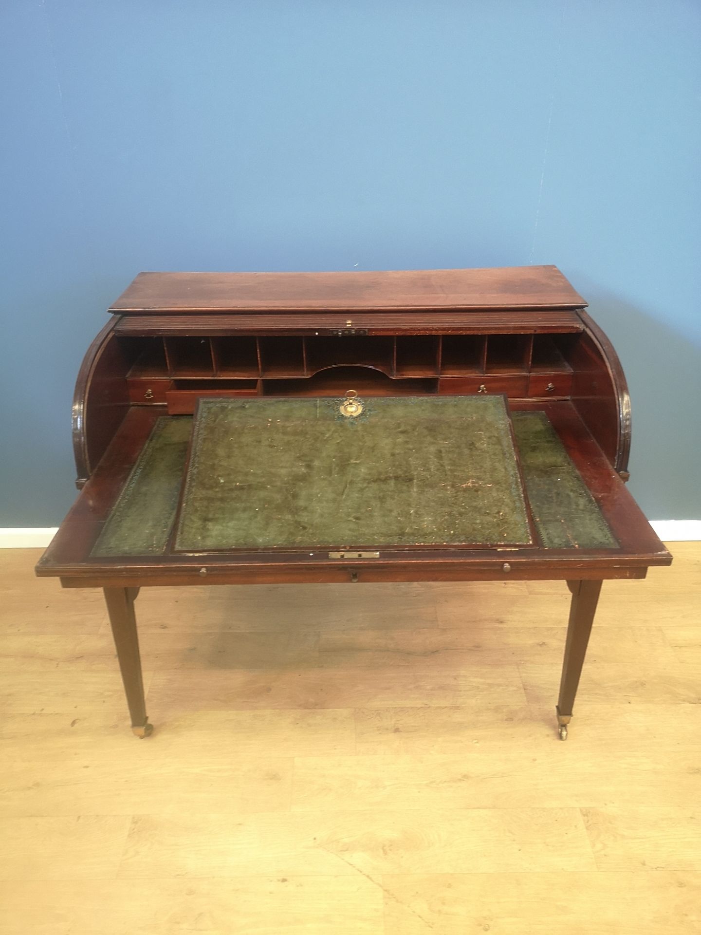 Victorian mahogany desk with tambour front - Image 3 of 5