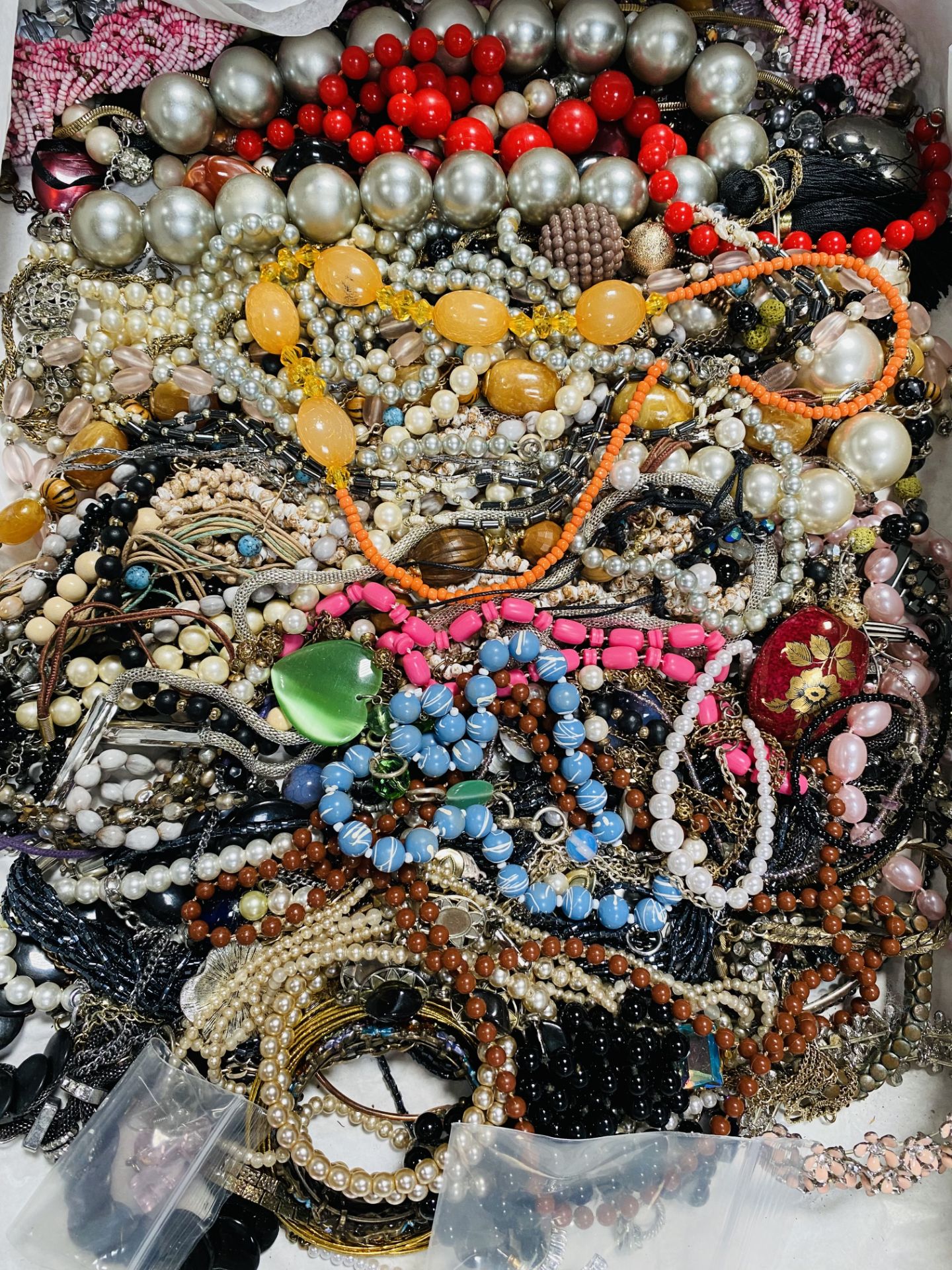 Quantity of costume jewellery - Bild 2 aus 6