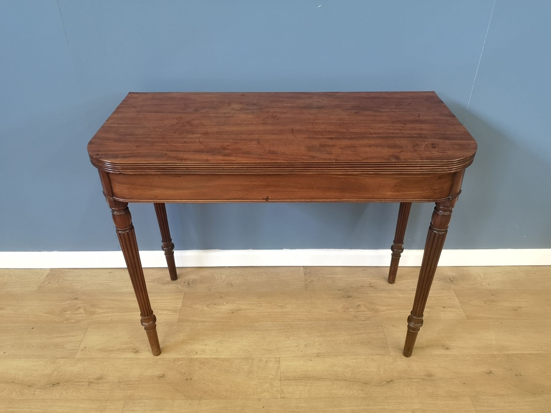 Mahogany lift top table