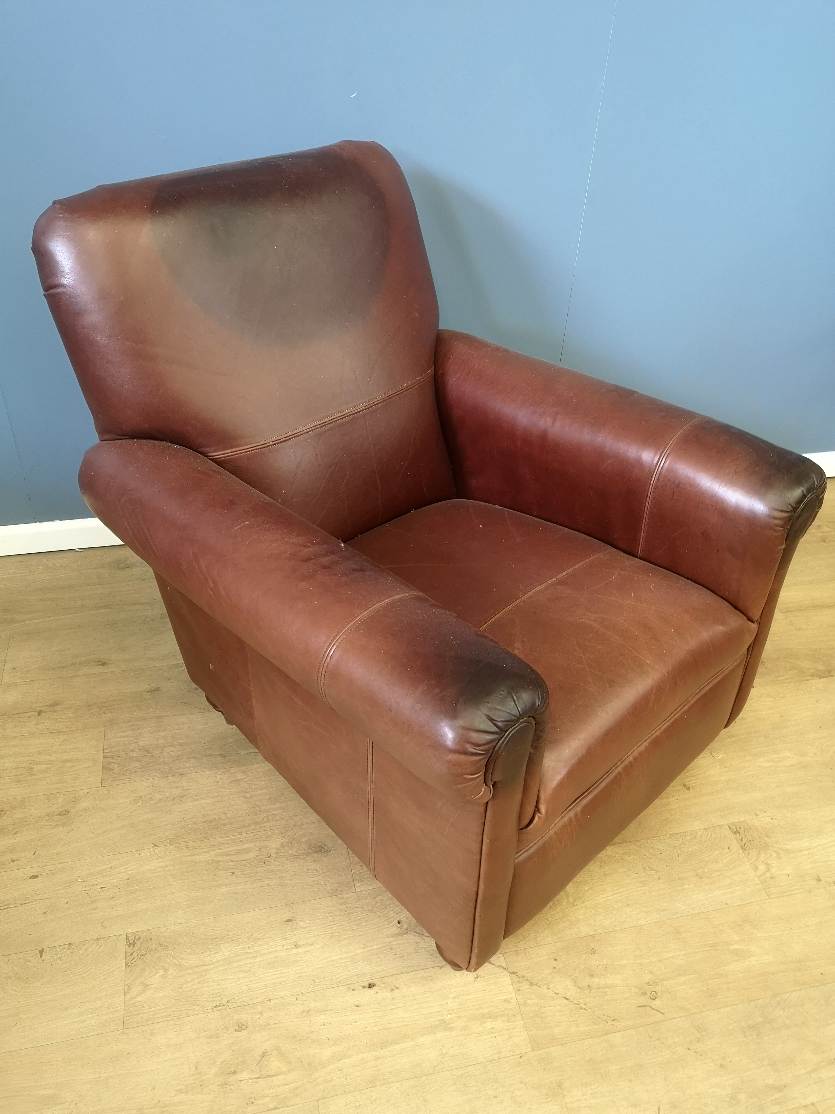 Brown leather style armchair - Image 3 of 4
