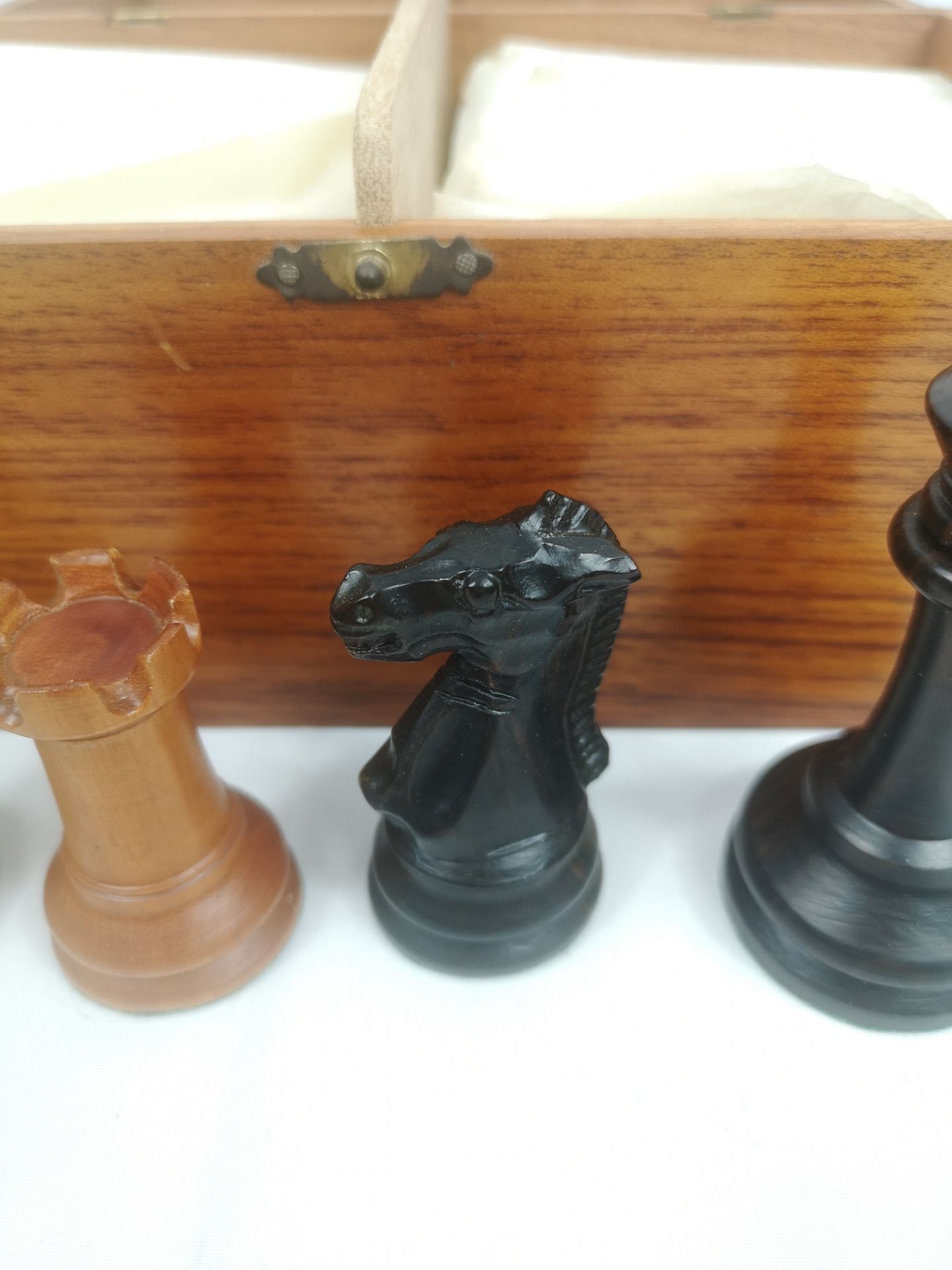 Wood chess set in box - Image 5 of 7