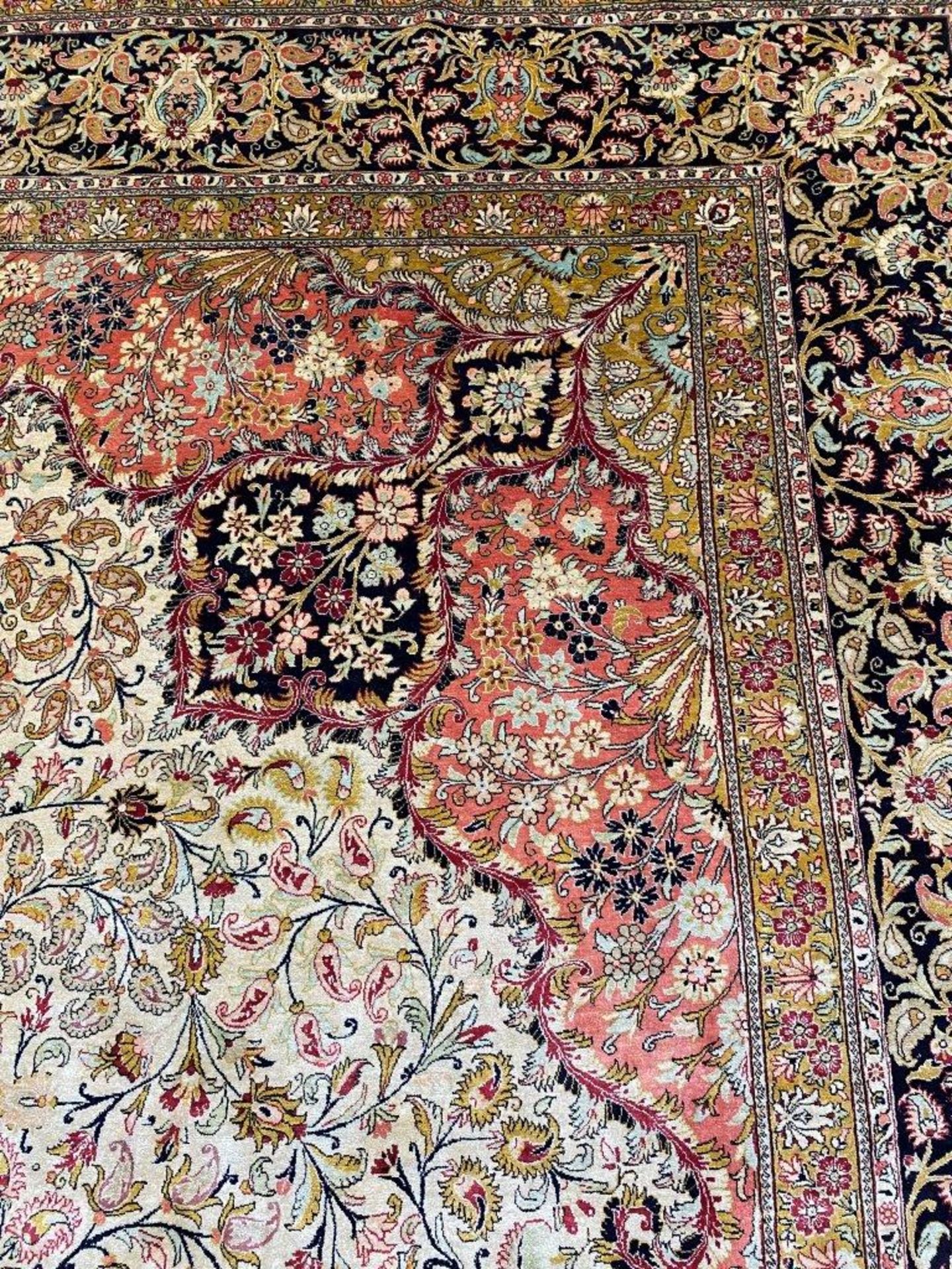 Persian style silk carpet - Image 4 of 6