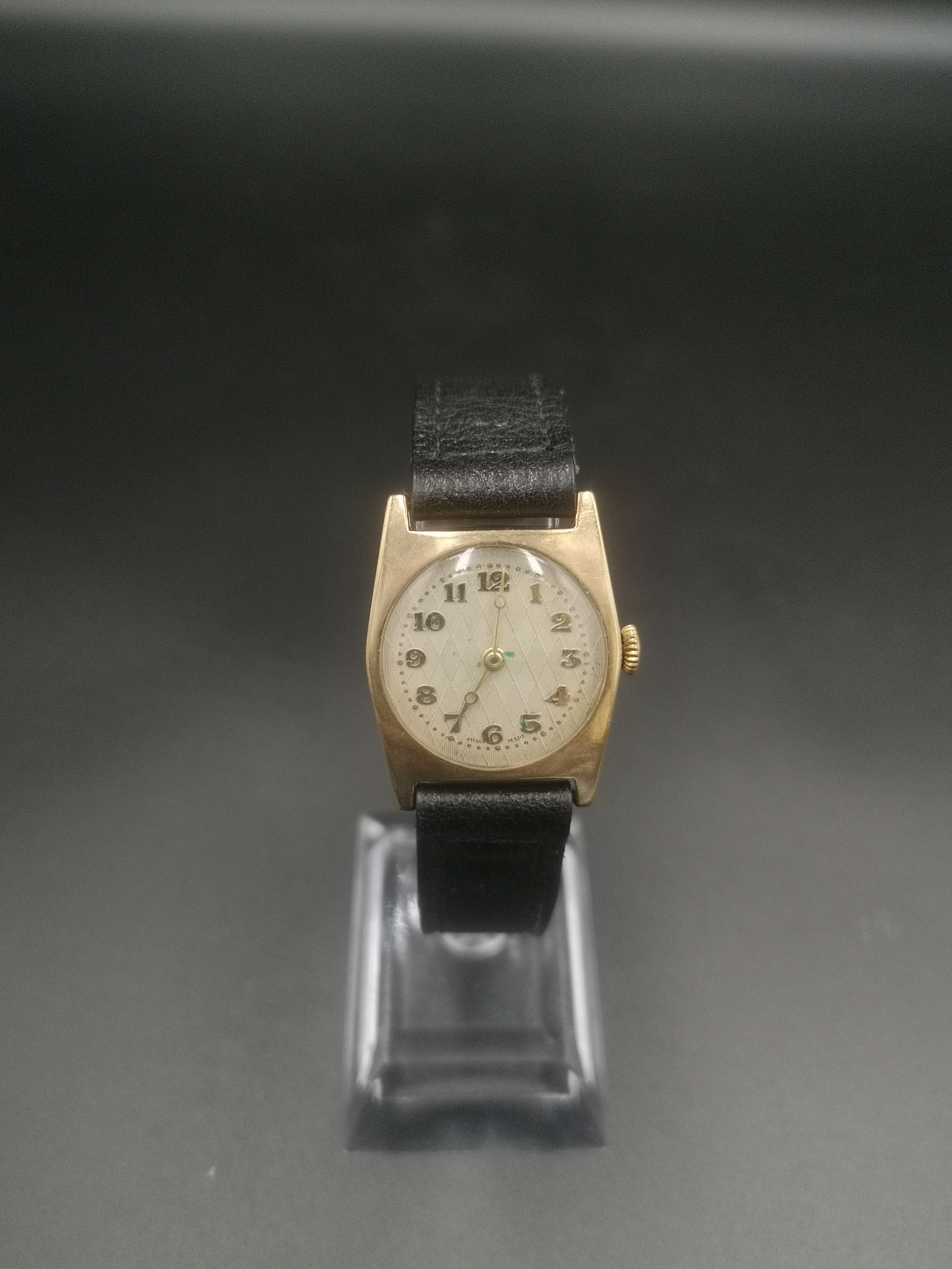 Manual wind wrist watch in 9ct gold case - Image 3 of 3