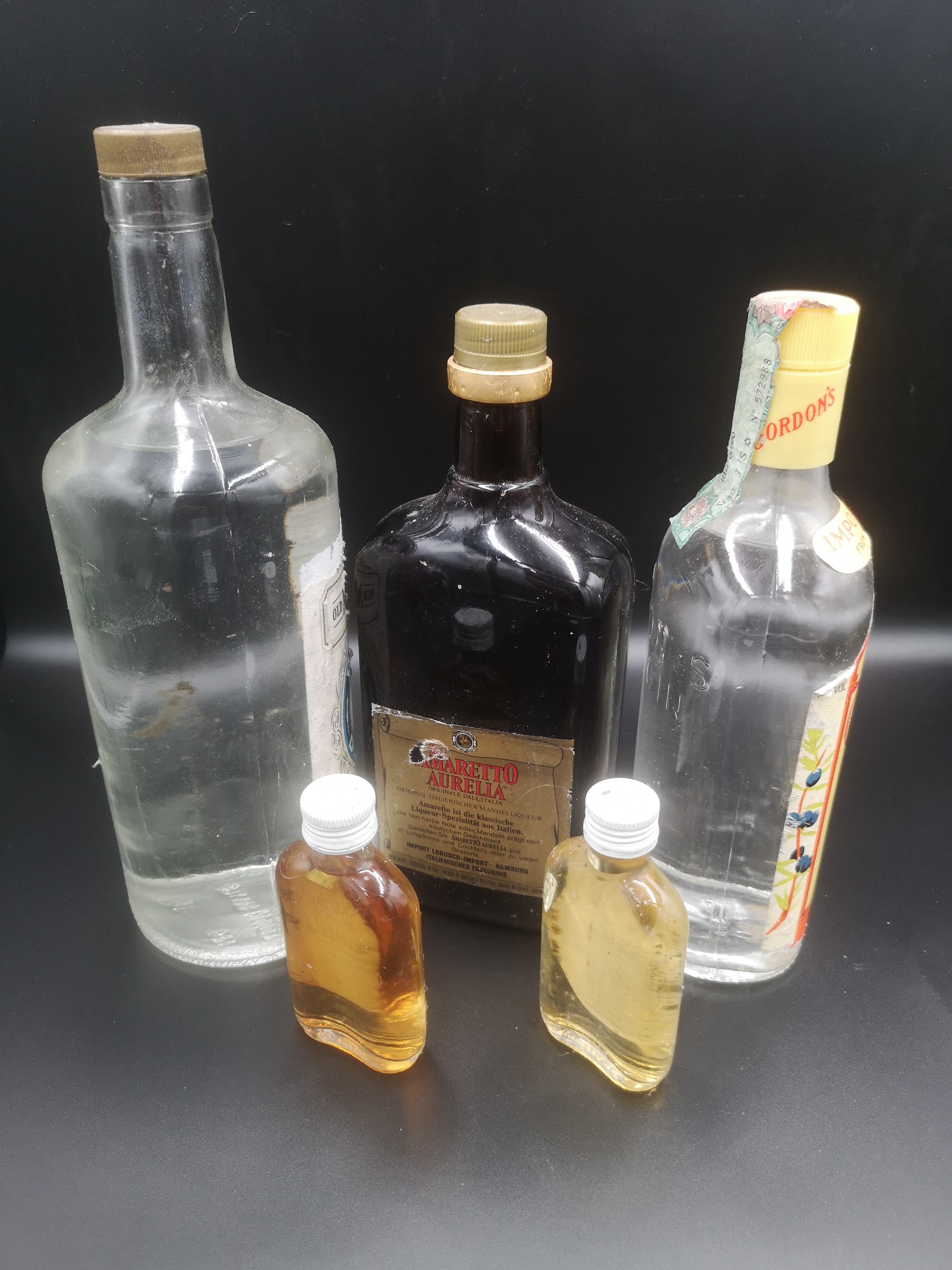 Two bottles of gin, a bottle of Amaretto and two whisky miniatures - Image 5 of 5