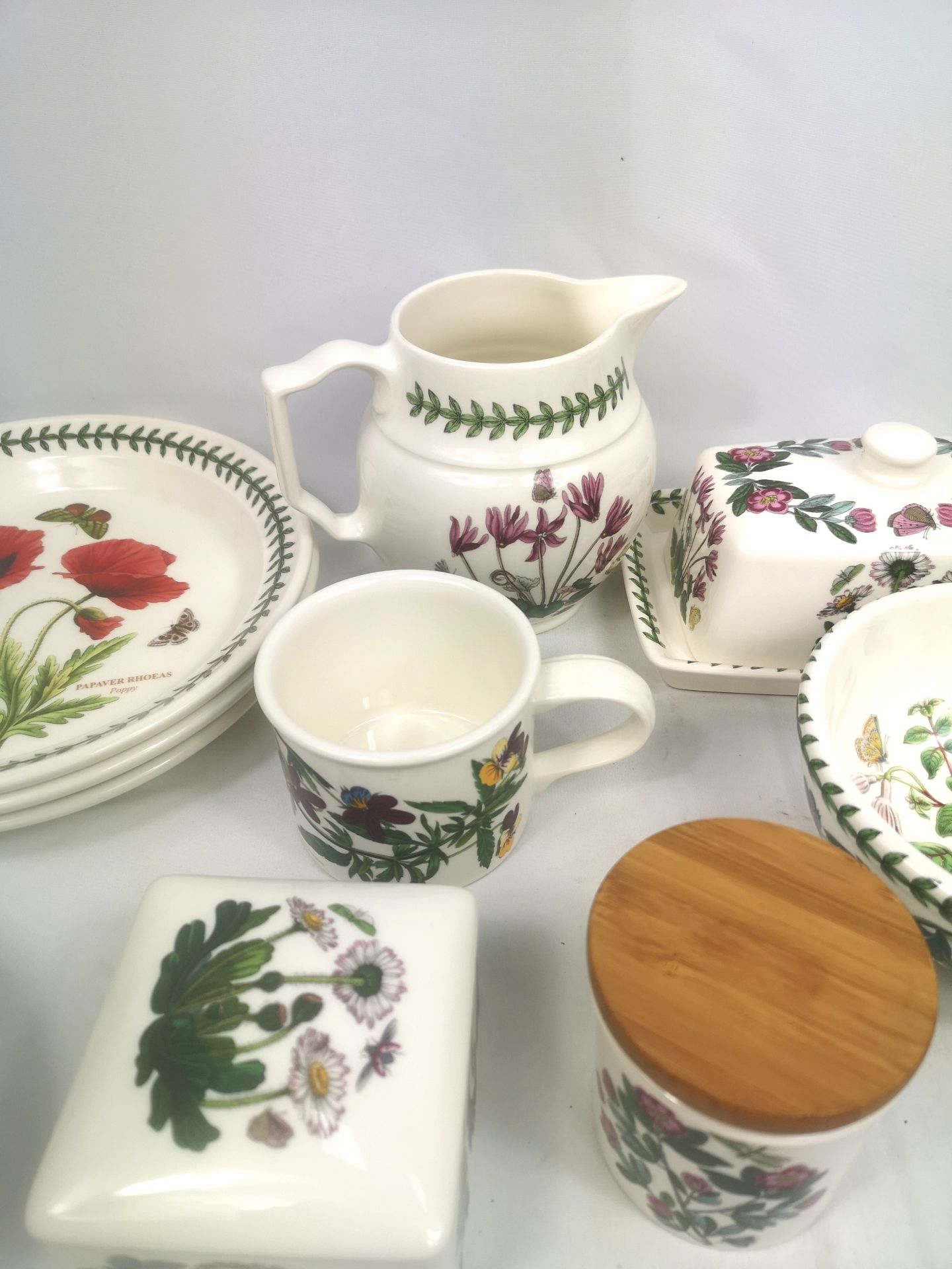 A quantity of Botanic Gardens Portmeirion tableware - Bild 2 aus 7