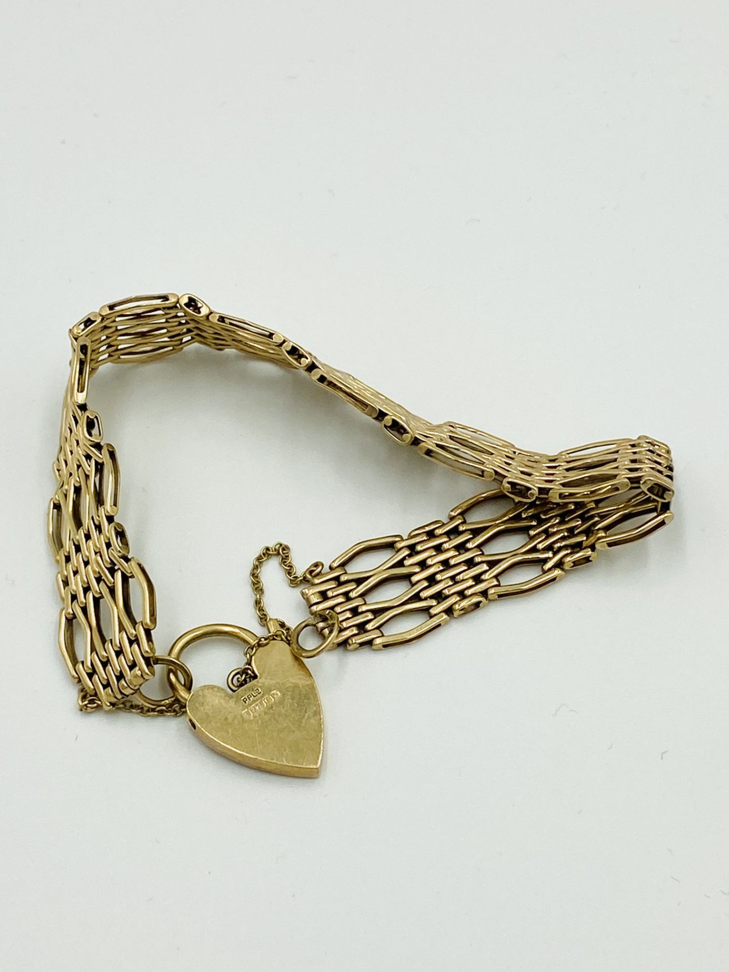 9ct gold gate bracelet - Image 5 of 5