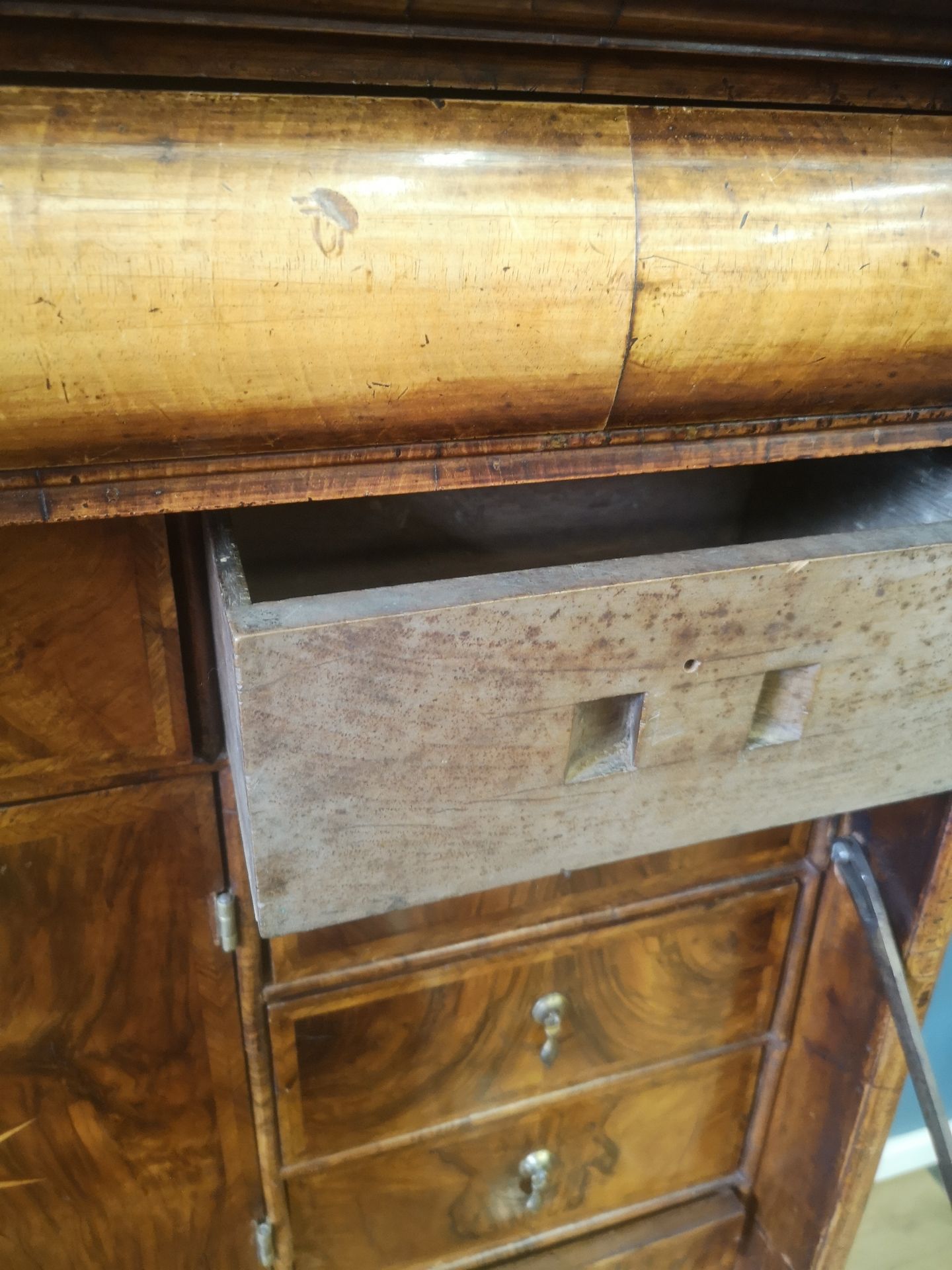 Queen Anne walnut secretaire - Image 9 of 10