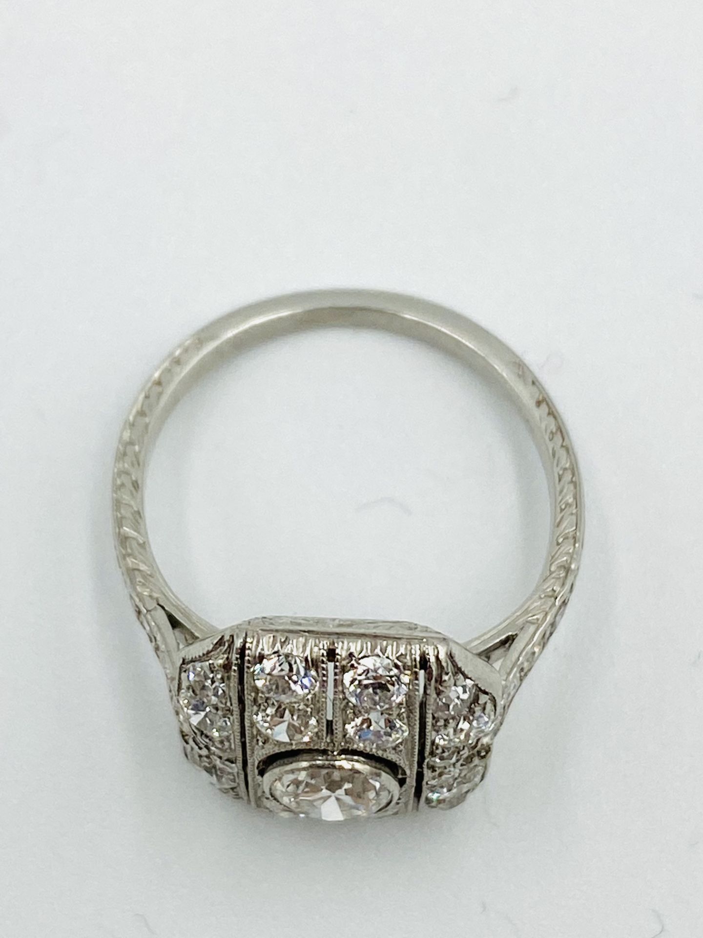 Art deco style platinum & diamond ring - Bild 4 aus 5