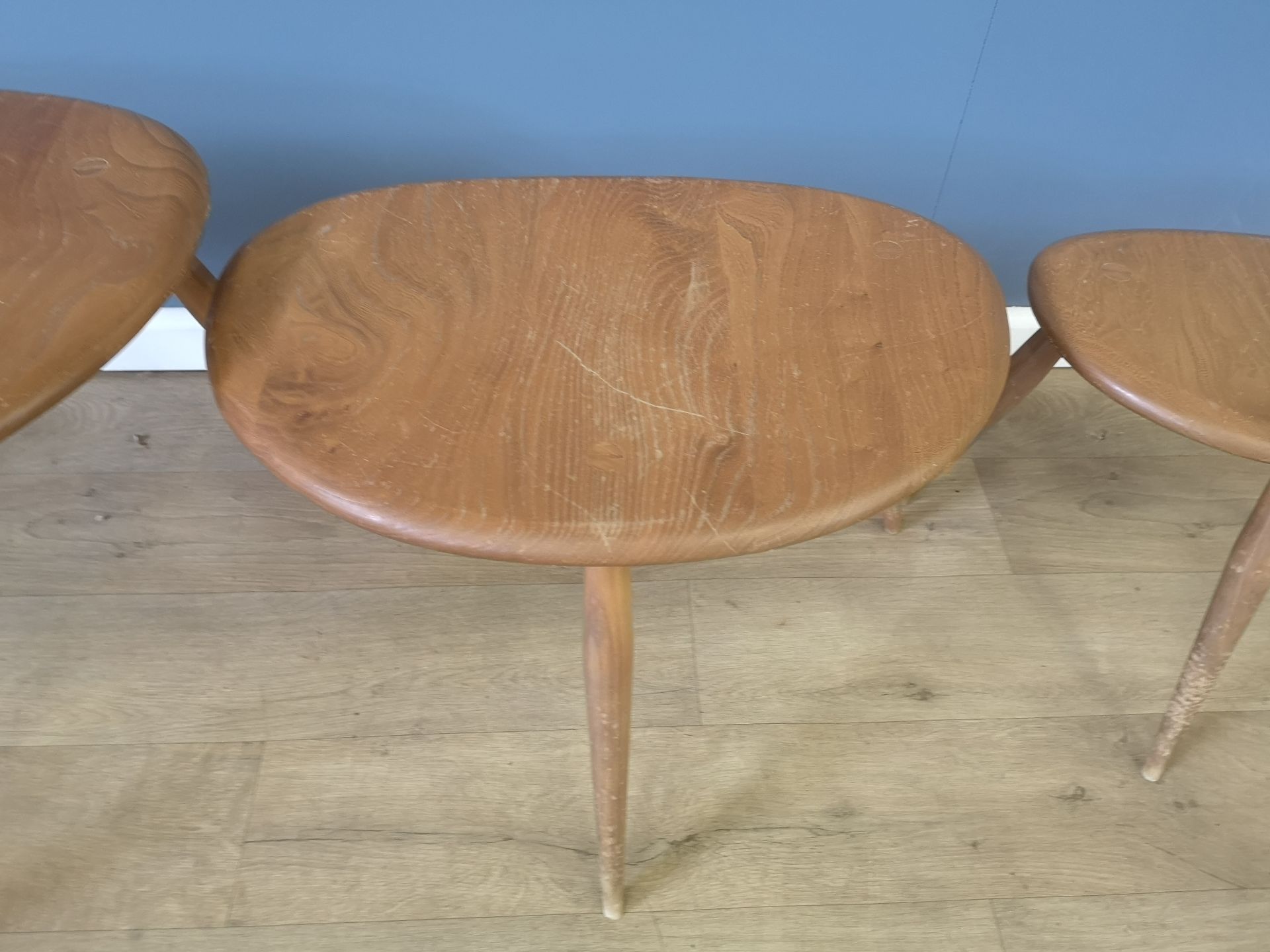 Nest of three Ercol pebble tables - Image 3 of 6