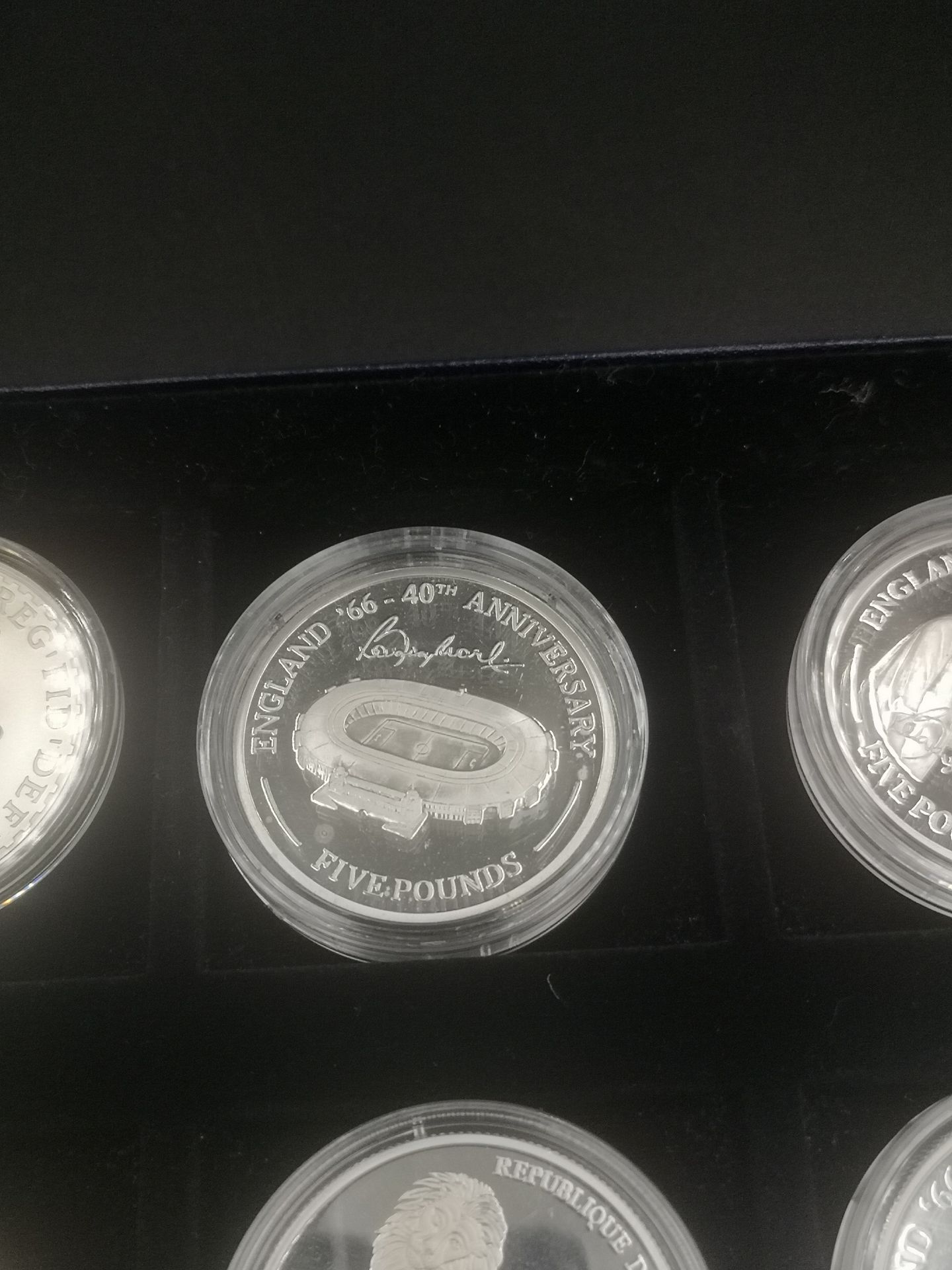 Siz silver proof £5 coins together with two silver 10 franc coins - Bild 6 aus 9