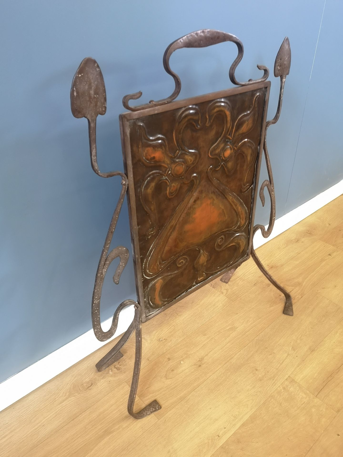 Art nouveau steel and copper firescreen - Image 3 of 3