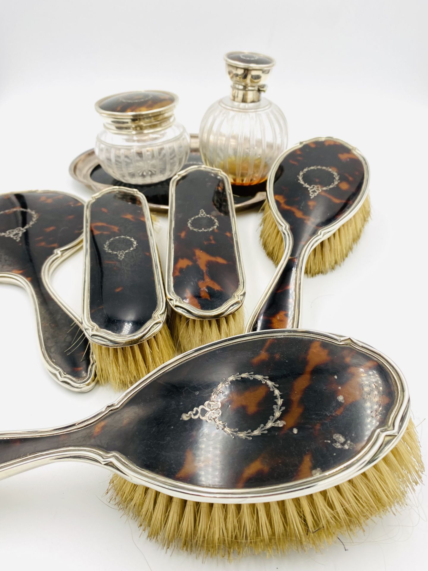 Silver and tortoiseshell dressing table set - Image 3 of 7