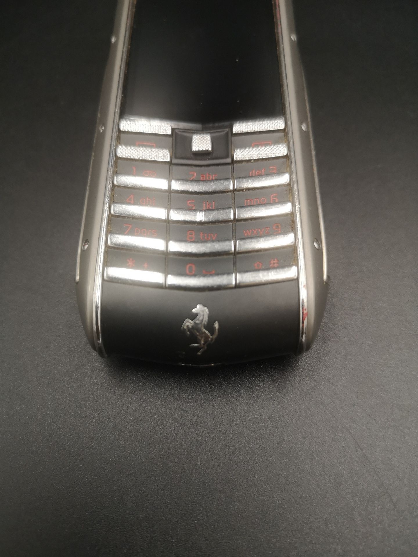 Ferrari Vertu Special Edition mobile phone - Bild 3 aus 5