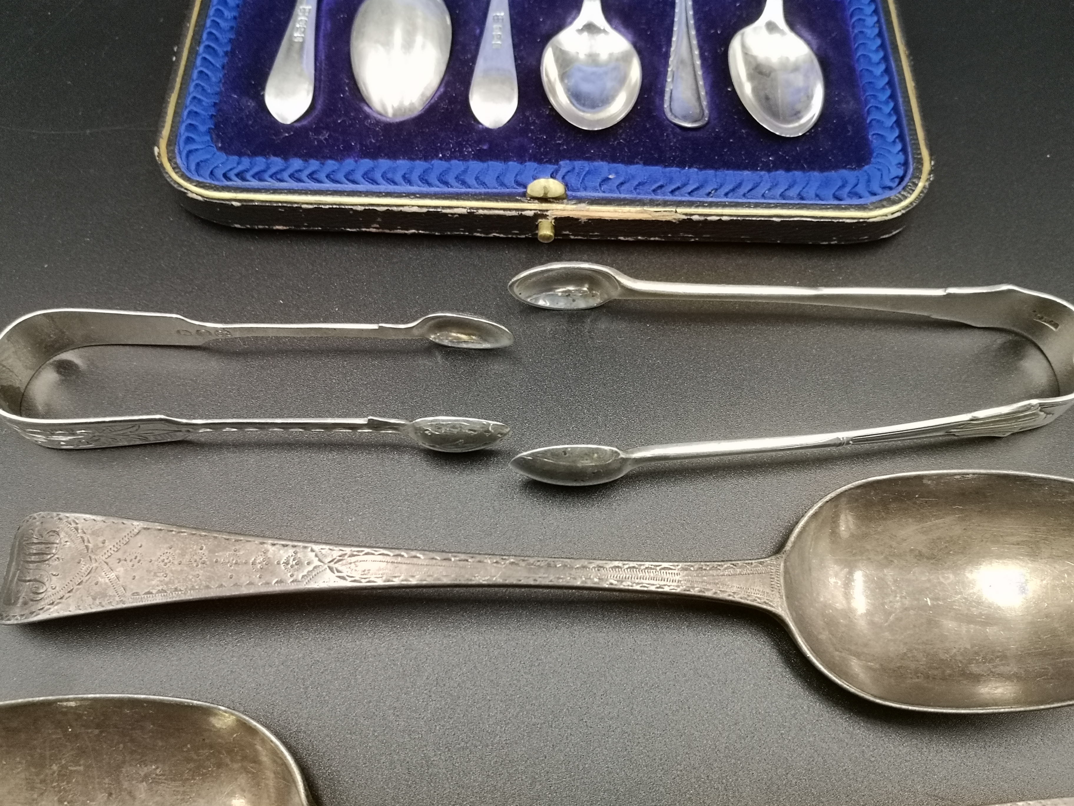 Boxed set of silver tea spoon, two silver serving spoons and two silver sugar tongs - Image 4 of 7